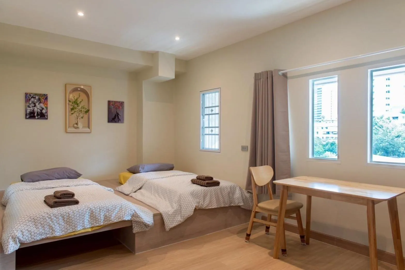 Bed in Shizuka House - 500 m walk to BTS Phrom Phong