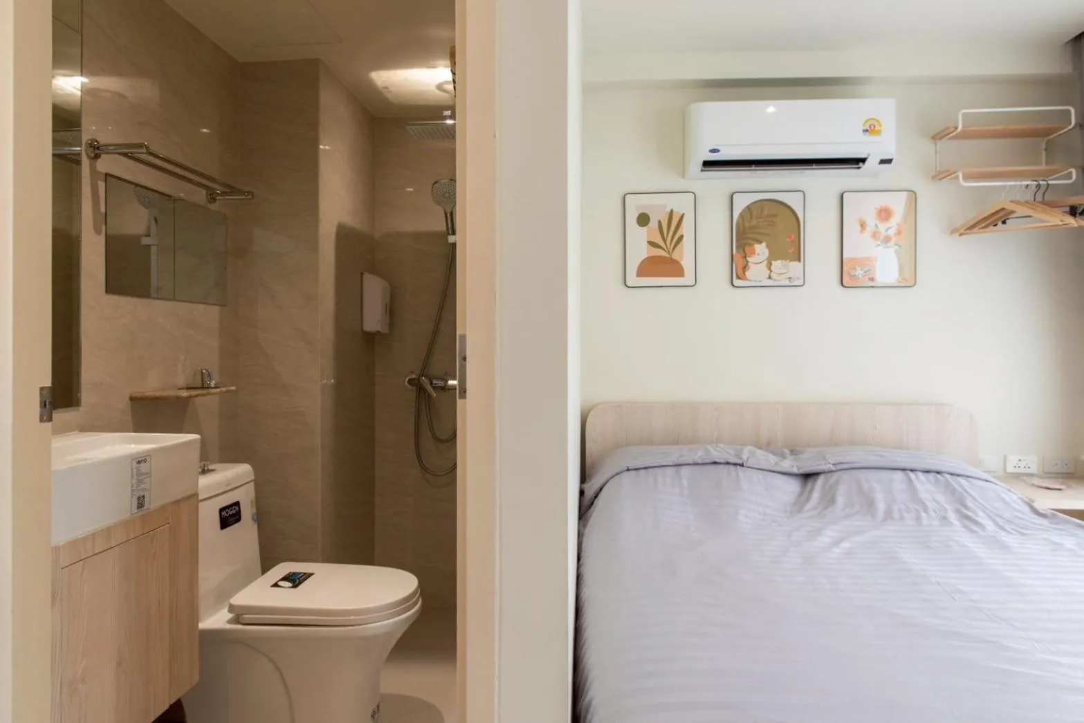 Photo of the whole room, Bed in Shizuka House - 500 m walk to BTS Phrom Phong