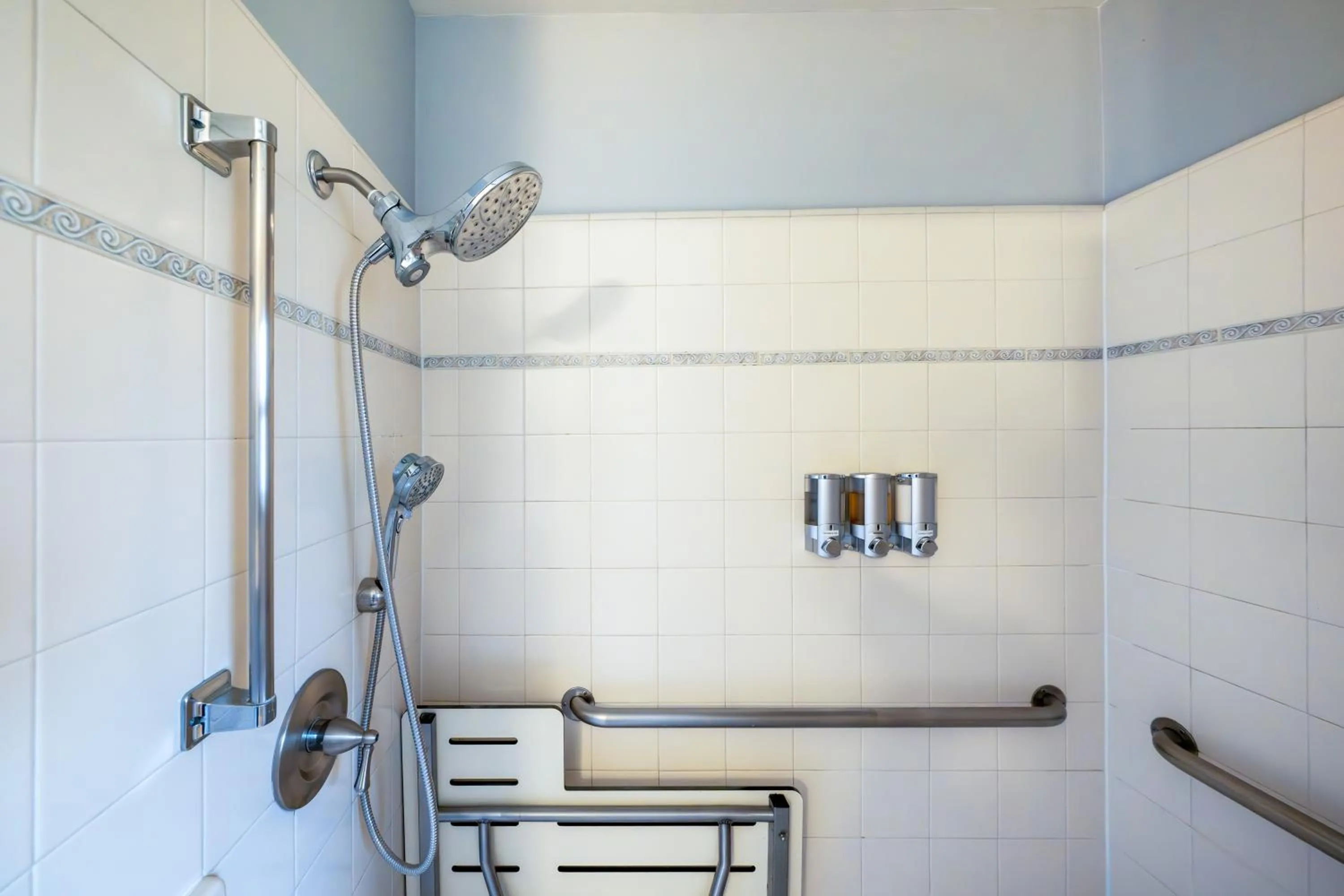 Shower in Aurora Park Cottages