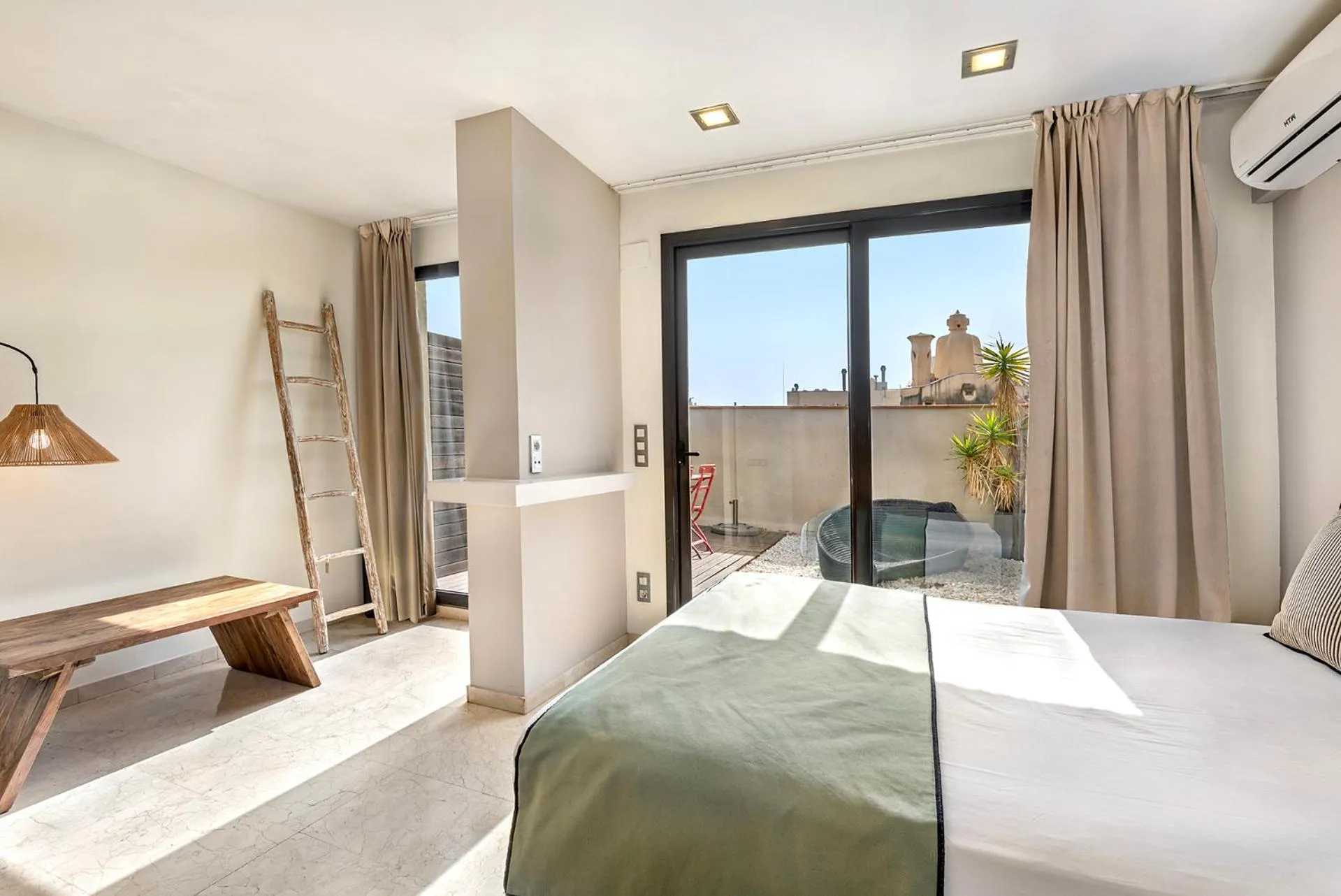 Bedroom, Bed in Limonaia