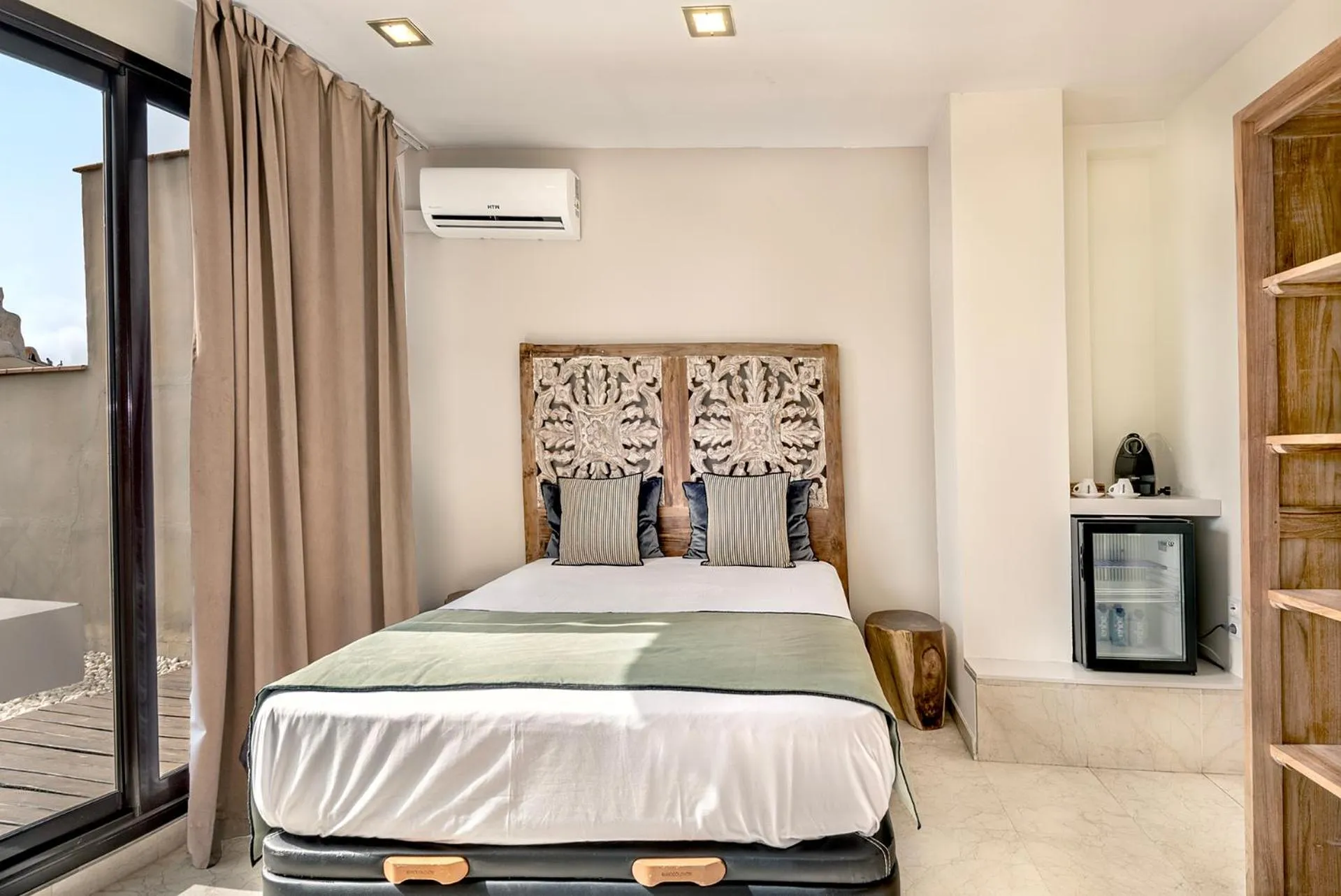 Bedroom, Bed in Limonaia