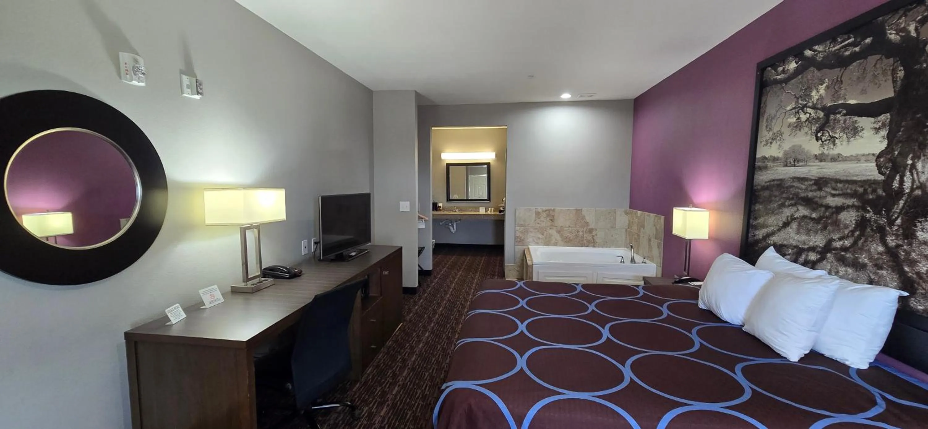 Photo of the whole room, Bed in Super 8 by Wyndham Carrizo Springs