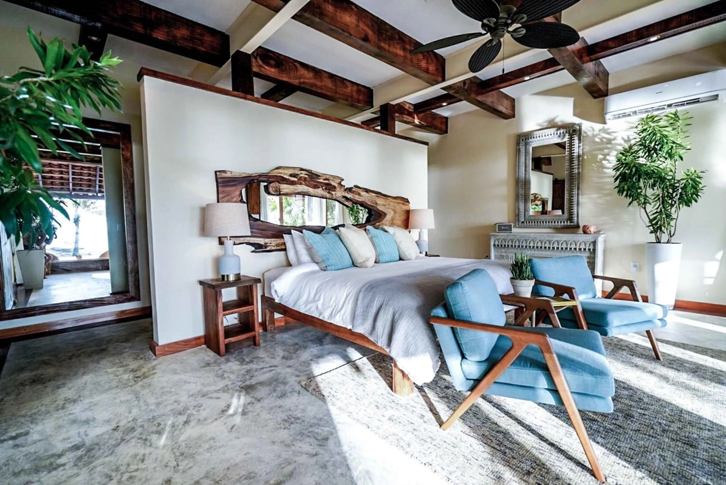 Bed in Sansara Surf Yoga & Resort