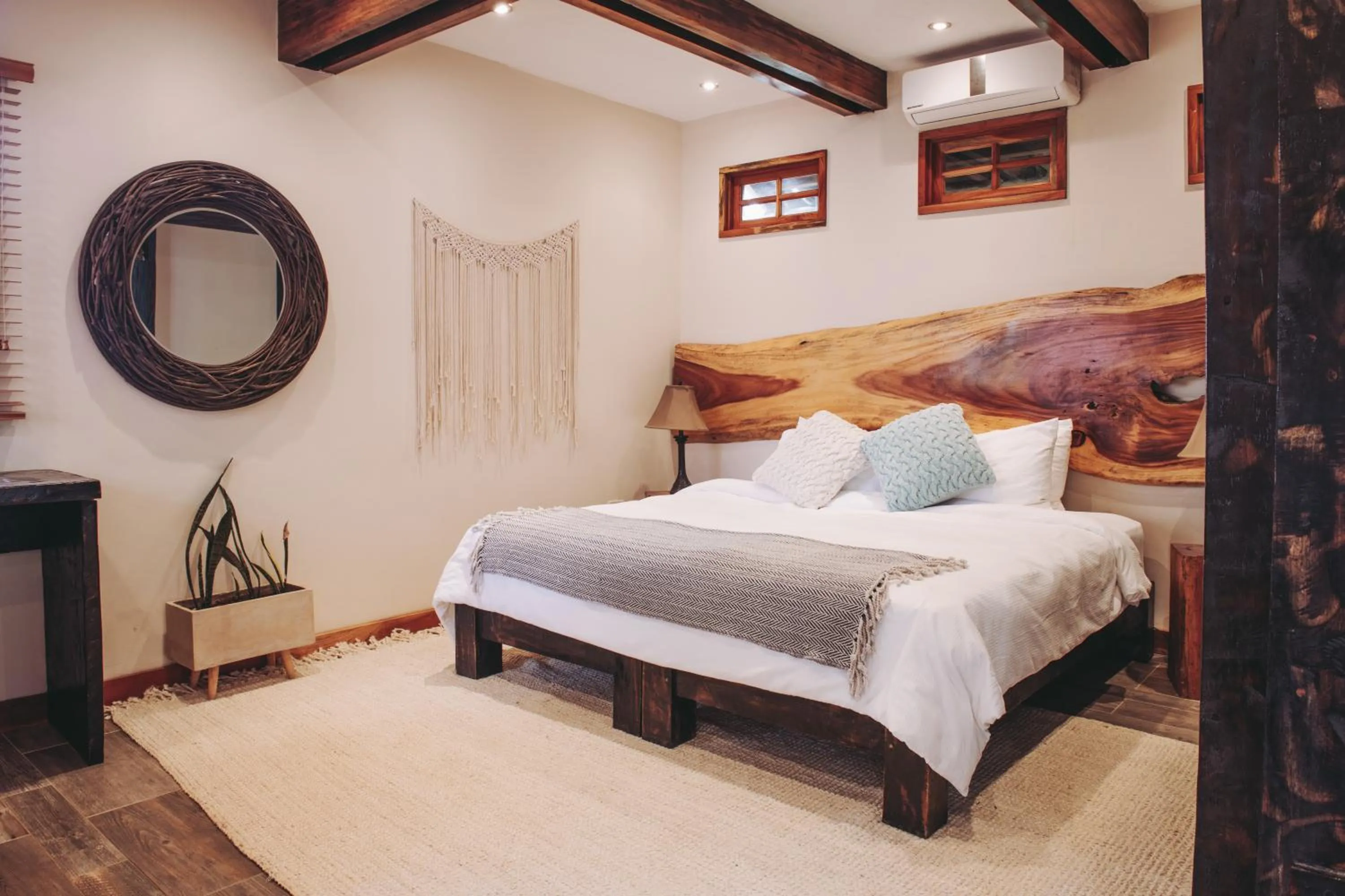 Photo of the whole room, Bed in Sansara Surf Yoga & Resort