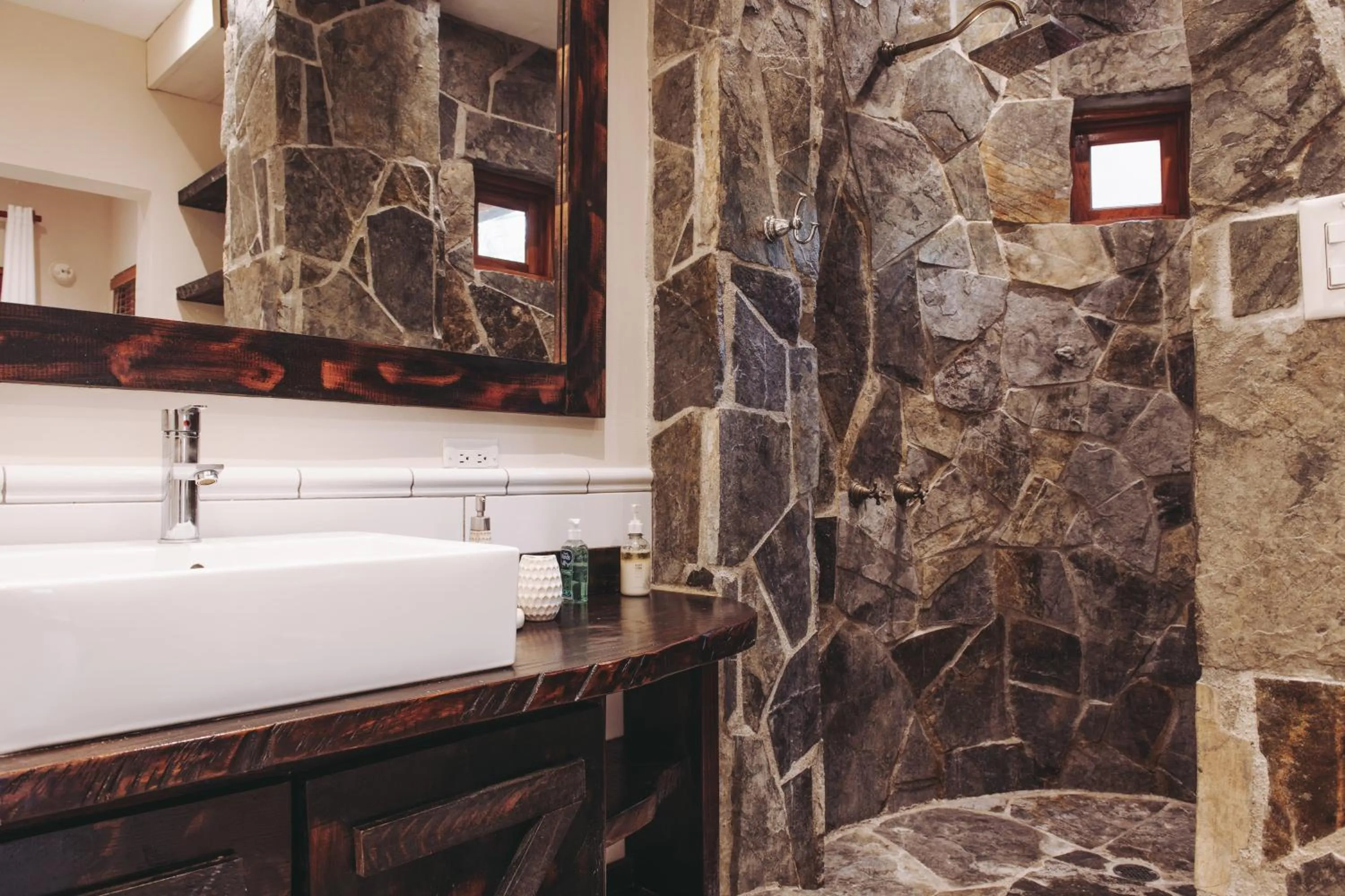 Bathroom in Sansara Surf Yoga & Resort