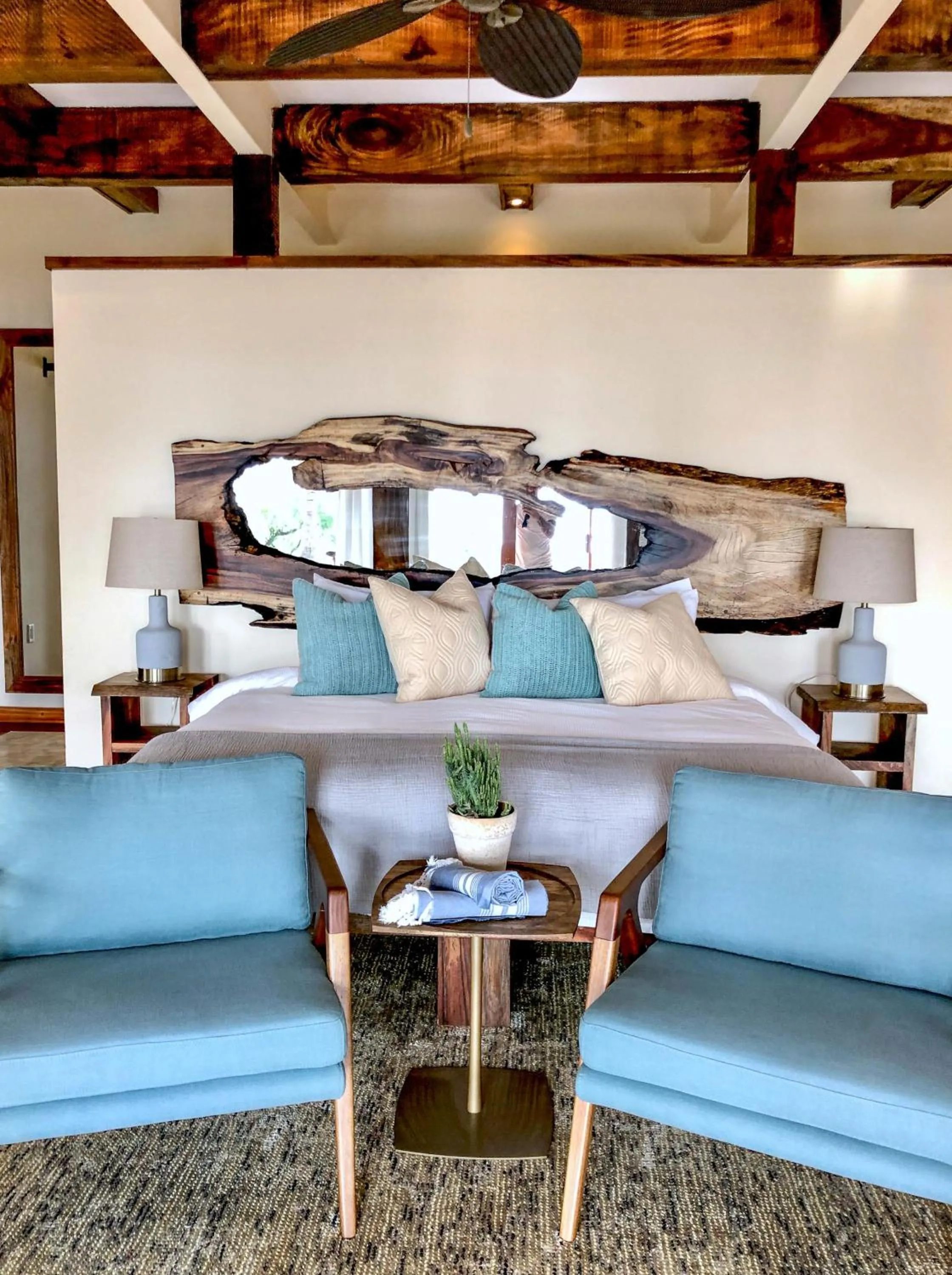 Living room in Sansara Surf Yoga & Resort