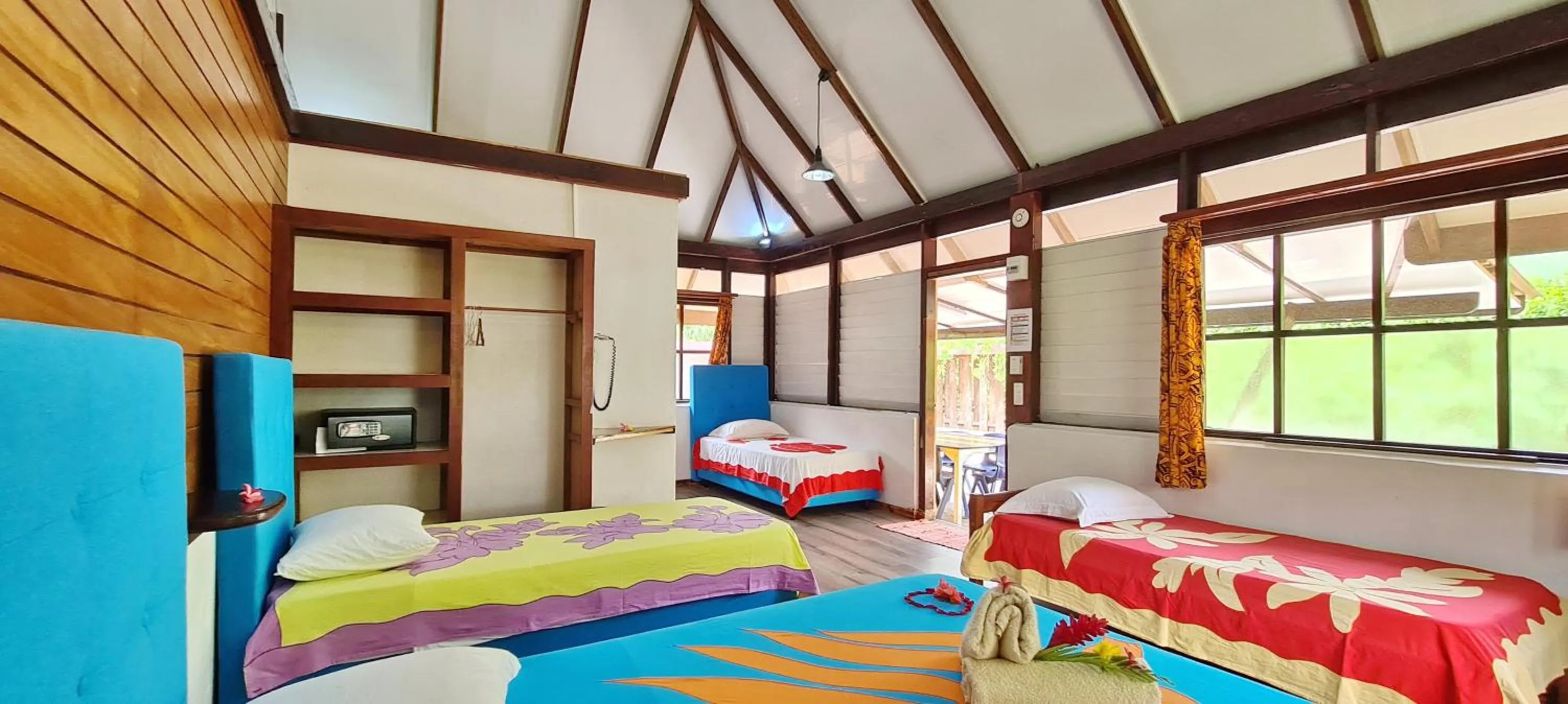 Photo of the whole room, Bed in Pension Les Trois Cascades