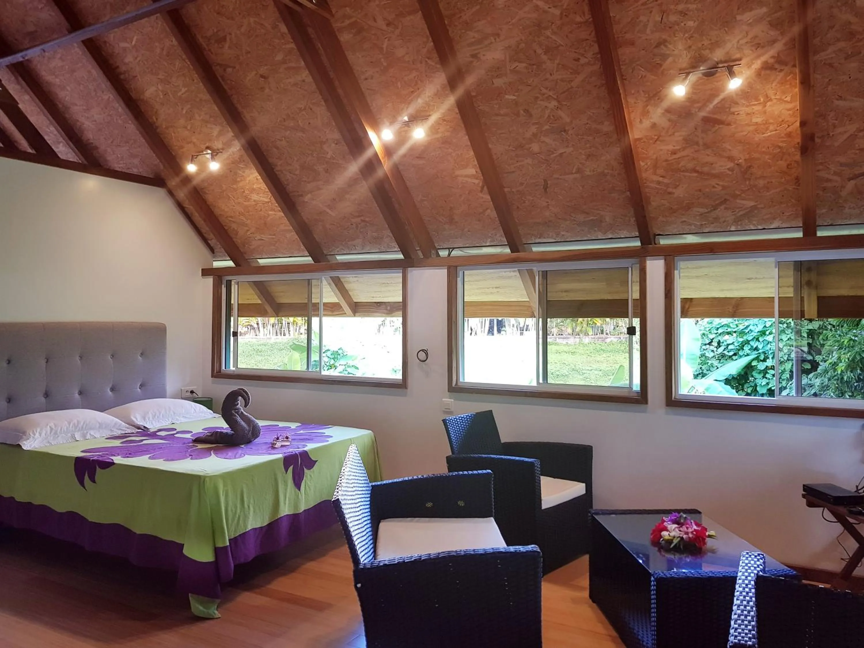 Living room, Bed in Pension Les Trois Cascades