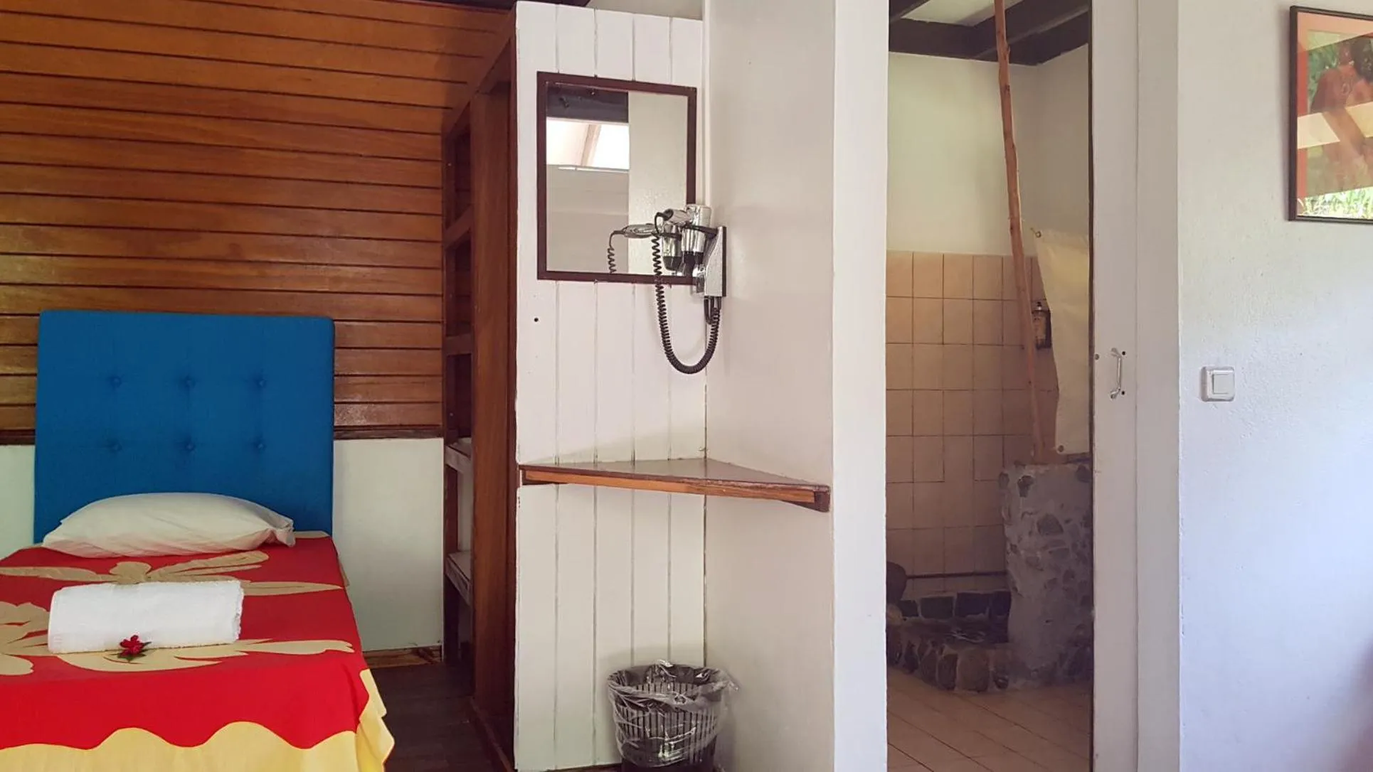 Photo of the whole room, Bed in Pension Les Trois Cascades