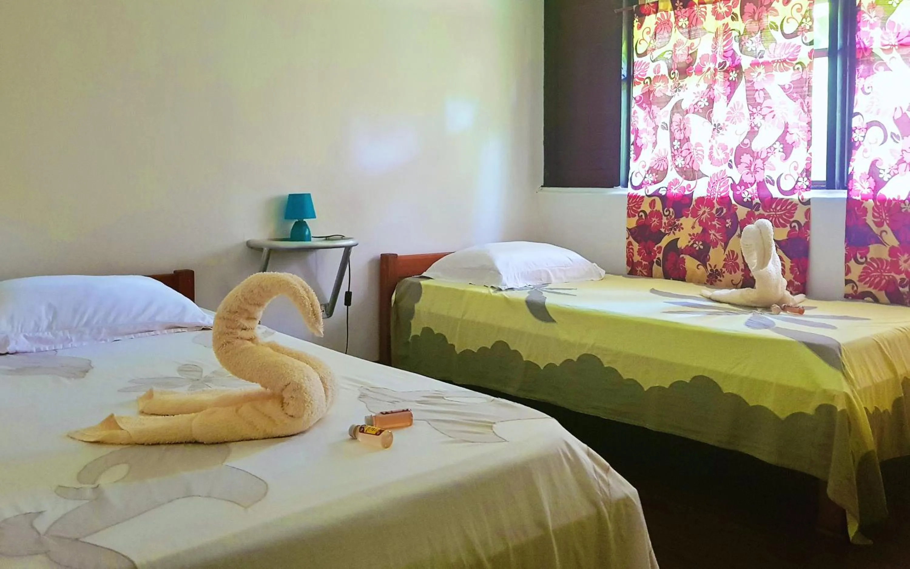 Photo of the whole room, Bed in Pension Les Trois Cascades