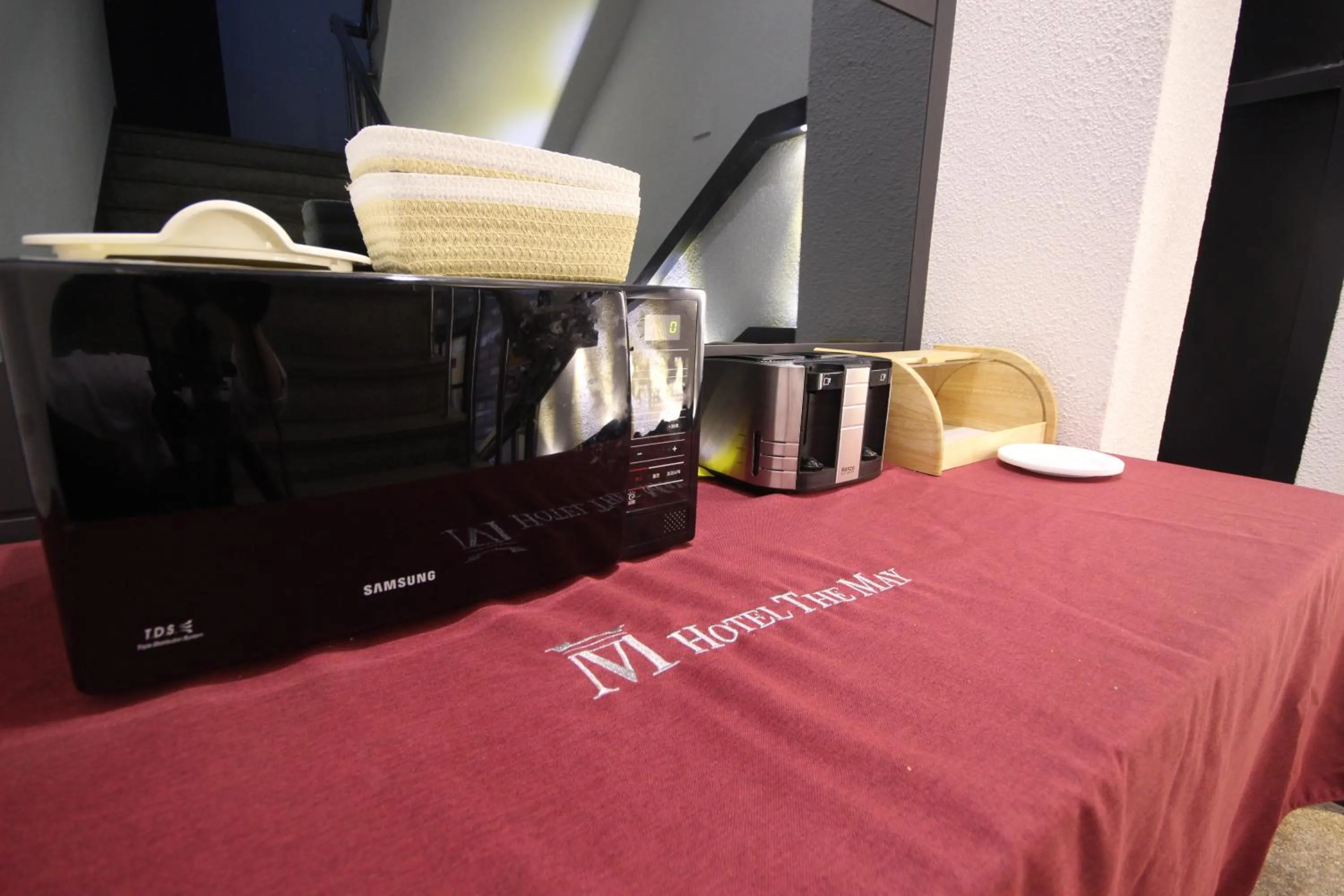 Food and drinks, Bed in The May Hotel