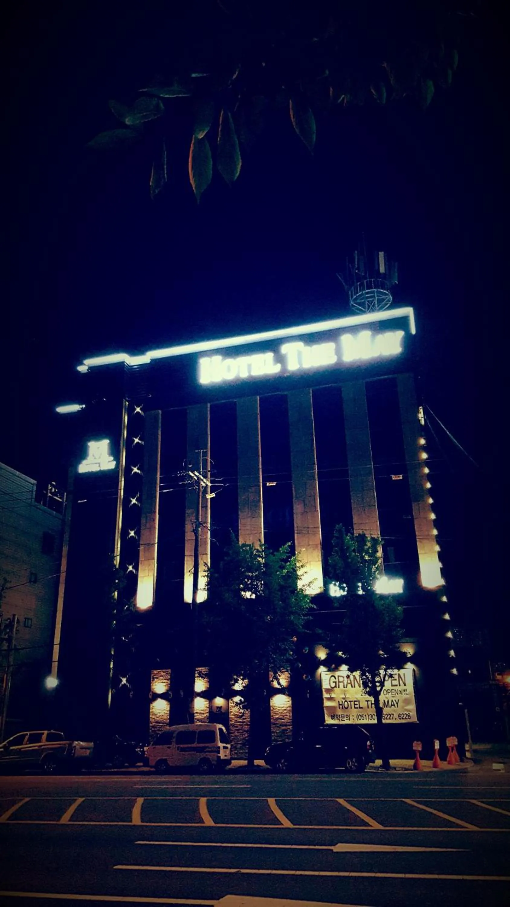 Facade/entrance in The May Hotel