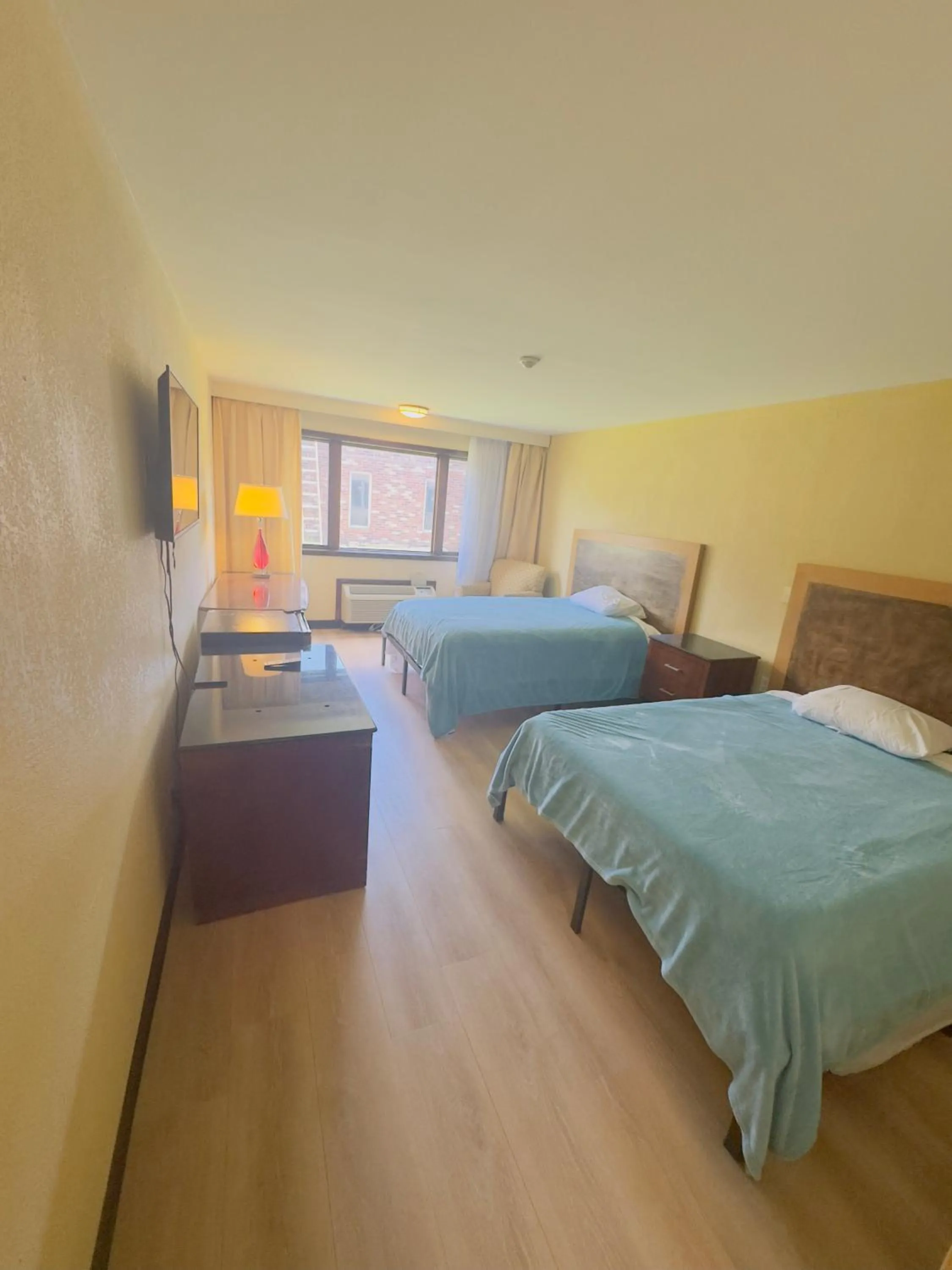 Bed in Hilltop Inn