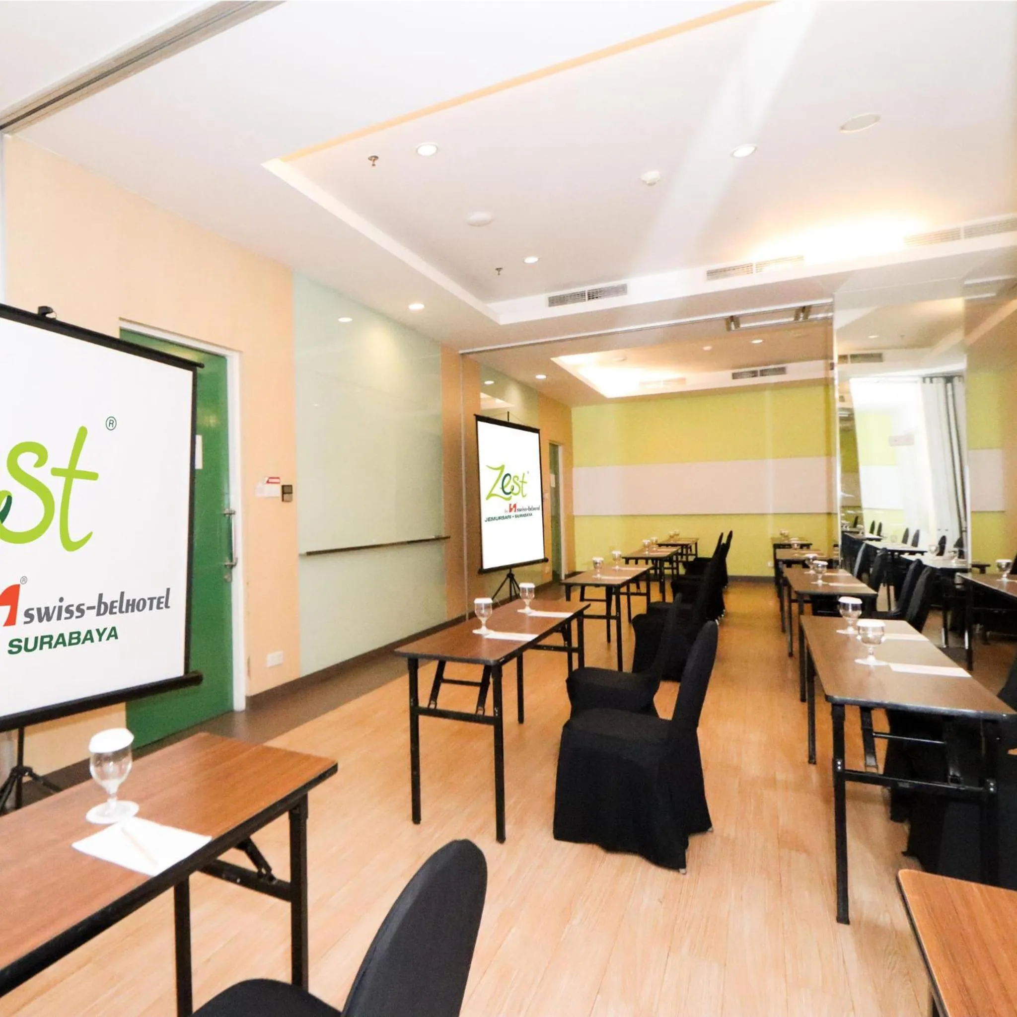 Zest Jemursari by Swiss-Belhotel International