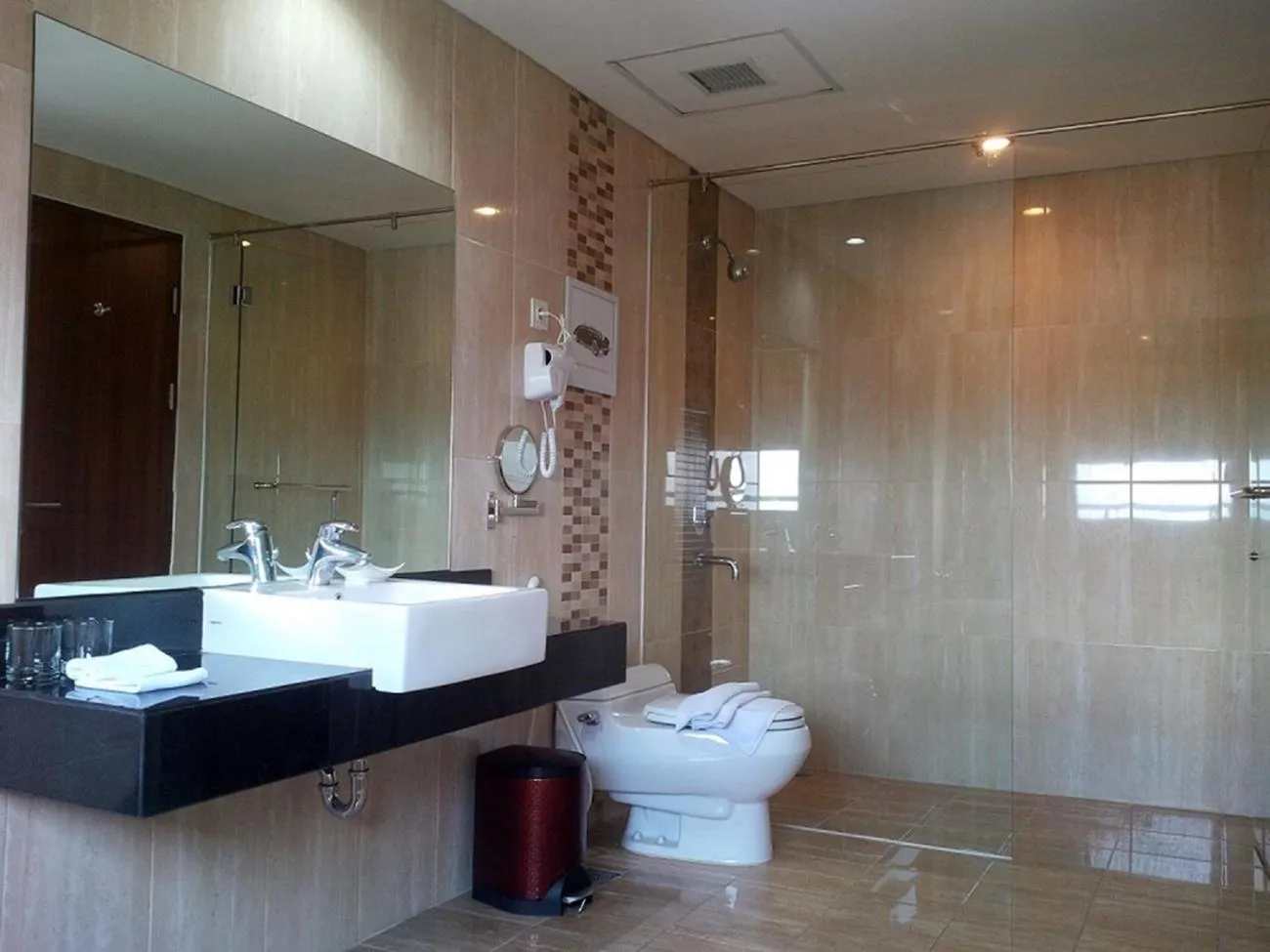 Bathroom in Ijen Suites Resort & Convention