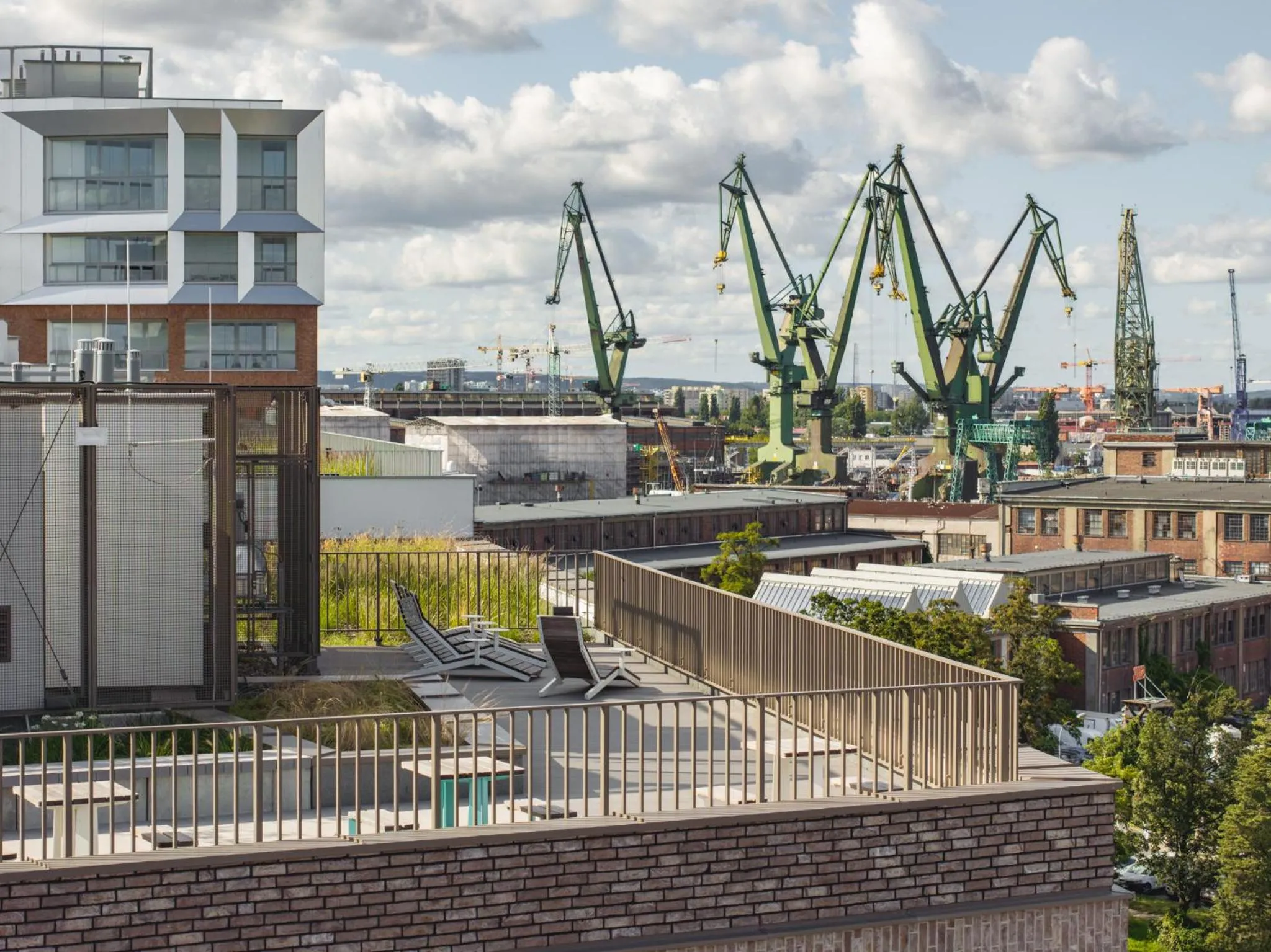 Lily Apart - Rooftop Terrace Apartments by the Shipyard