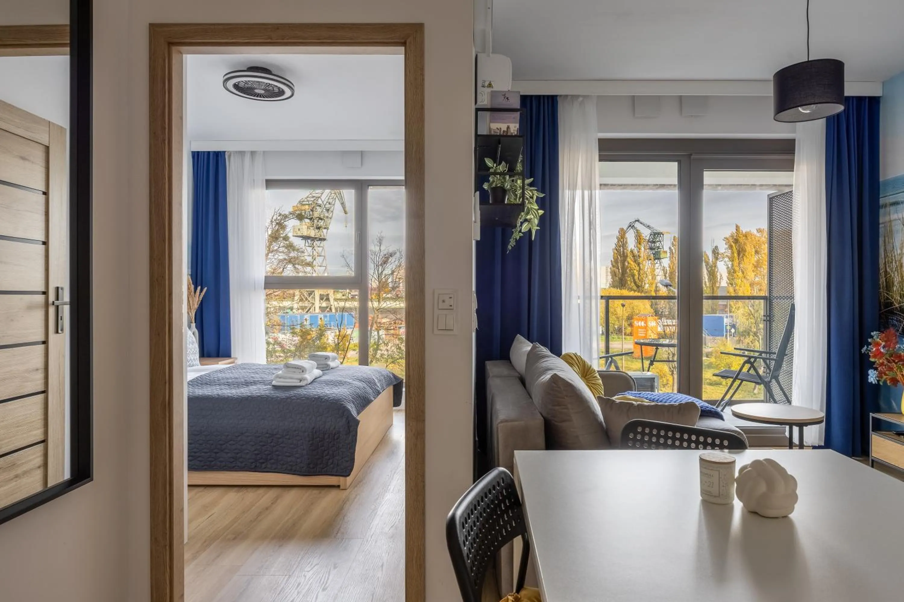 Lily Apart - Rooftop Terrace Apartments by the Shipyard