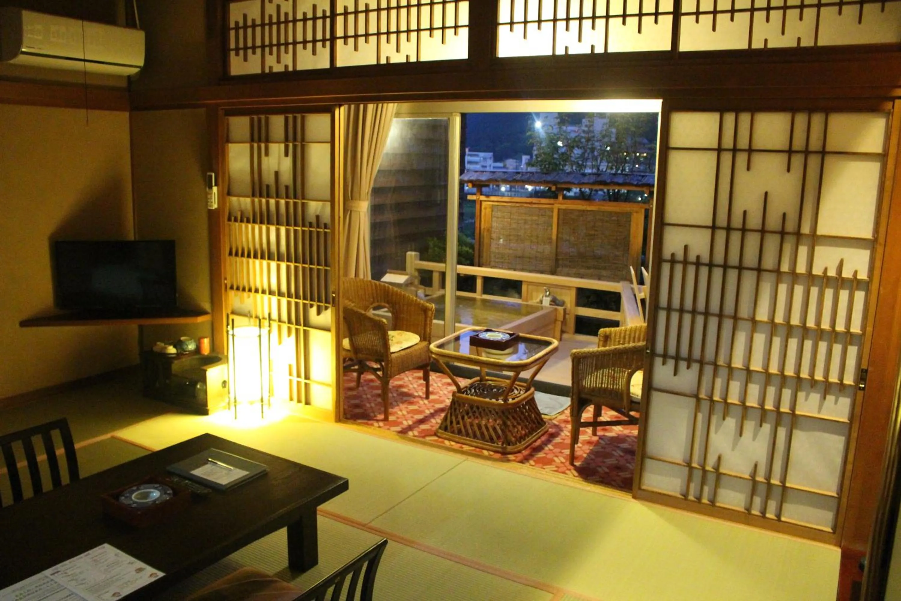 Photo of the whole room in Bosenkan