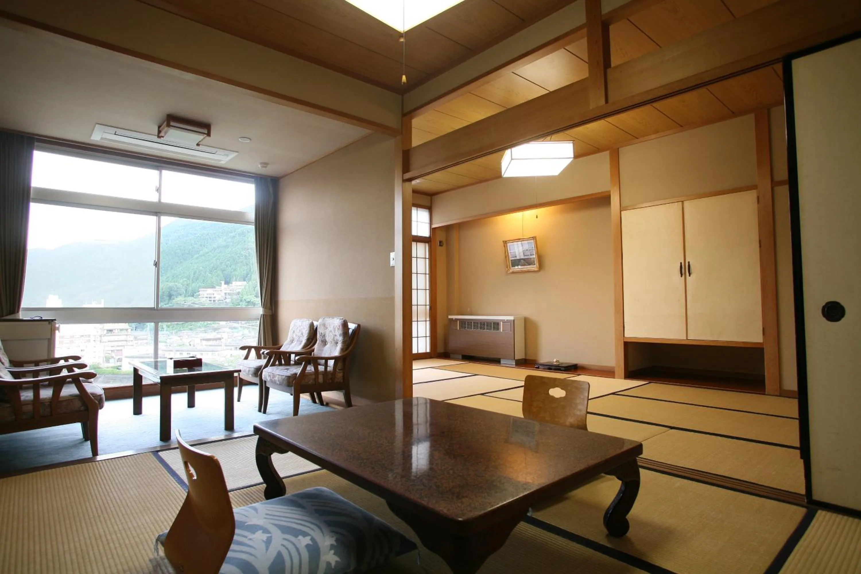 Photo of the whole room in Bosenkan