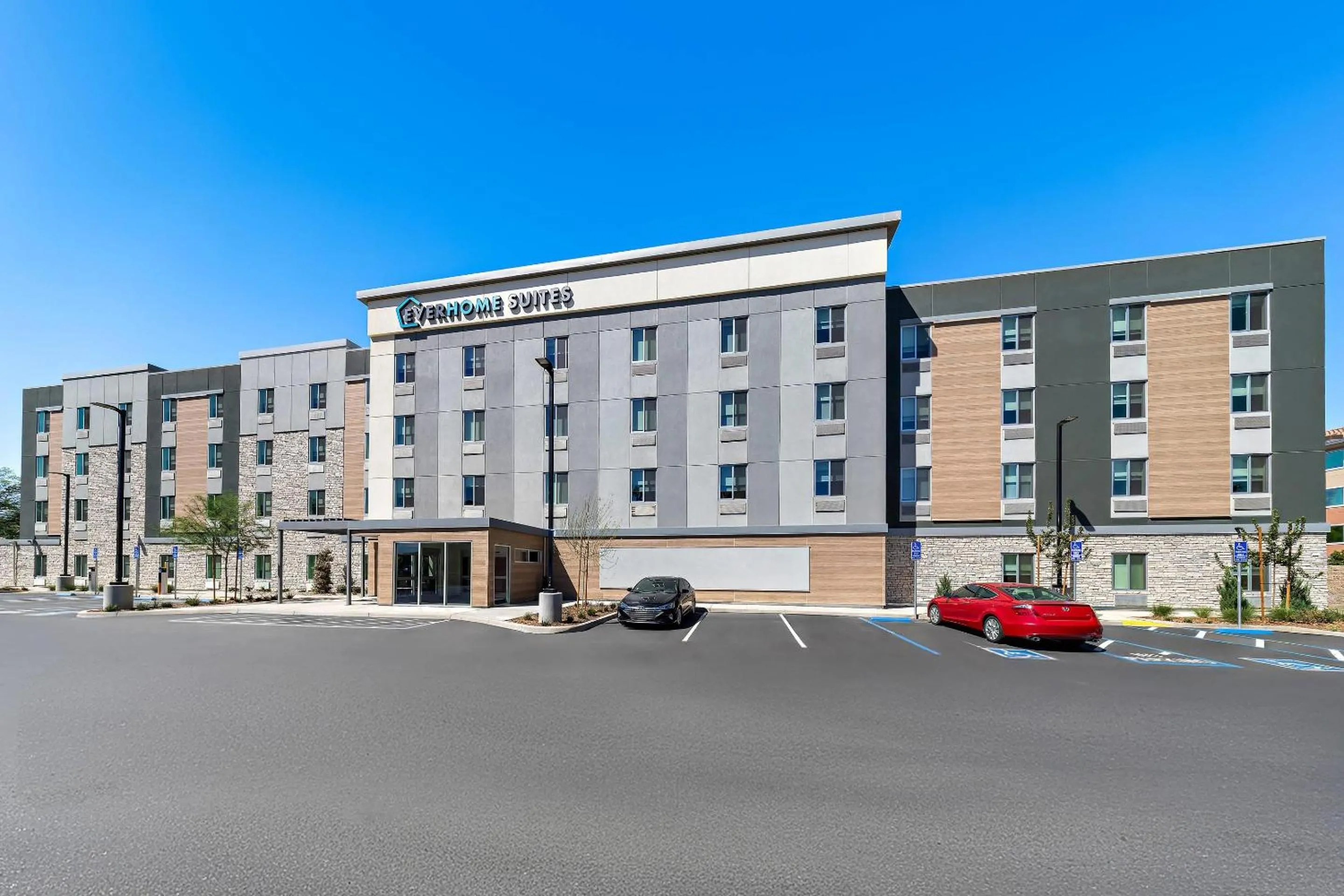 Property building in Everhome Suites San Bernardino - Loma Linda