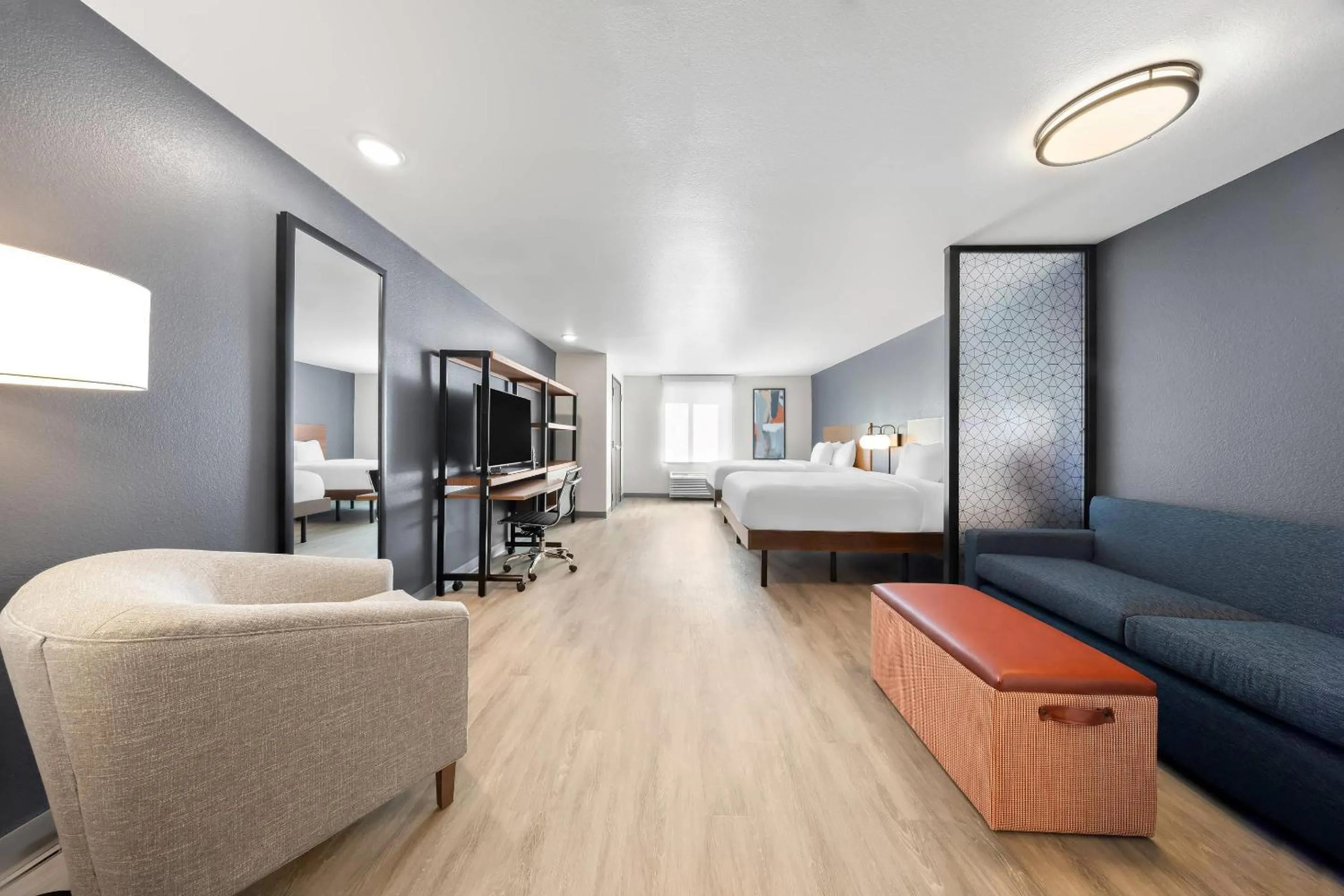 Bedroom, Bed in Everhome Suites San Bernardino - Loma Linda