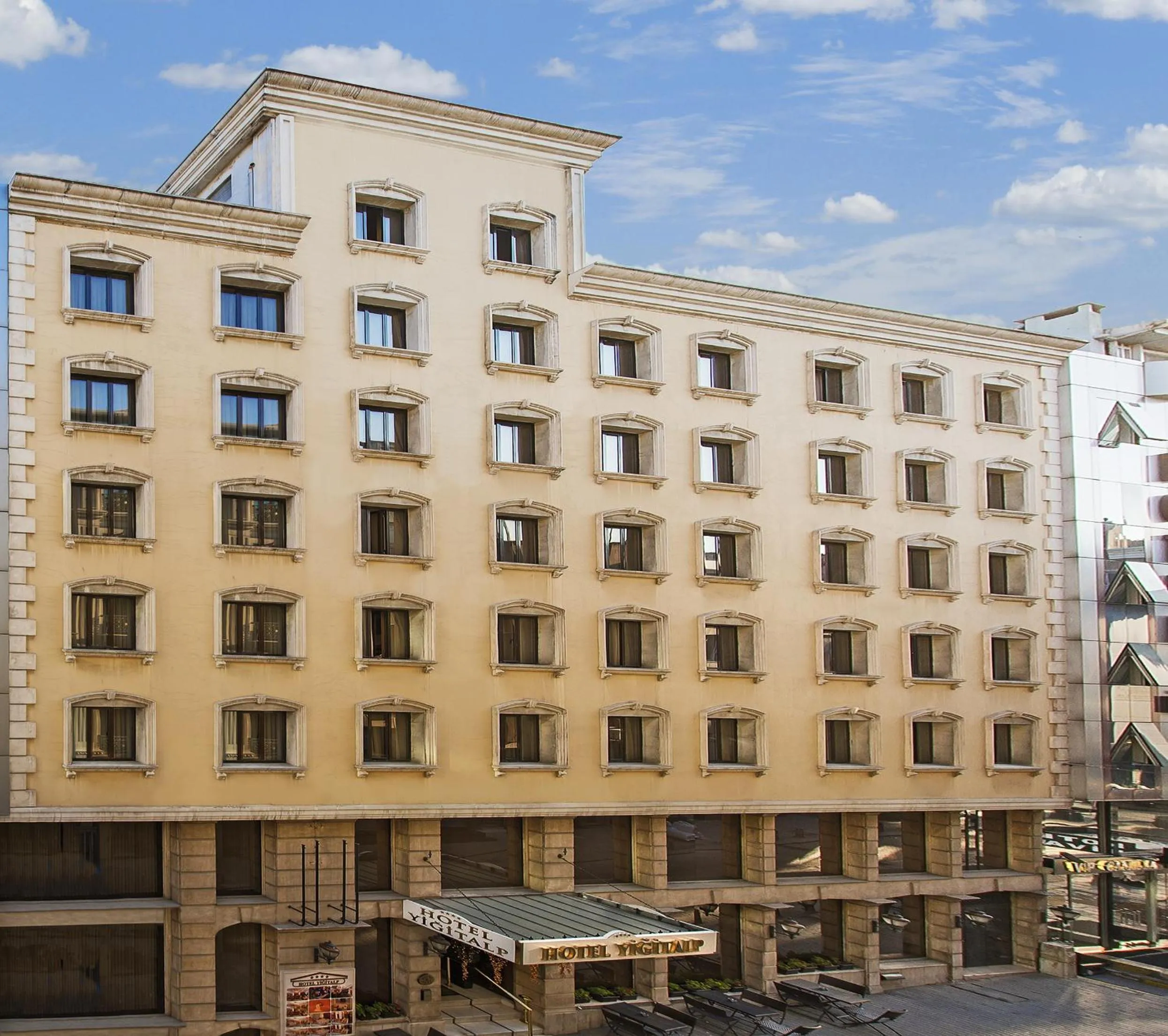 Property building in Hotel Yigitalp Istanbul