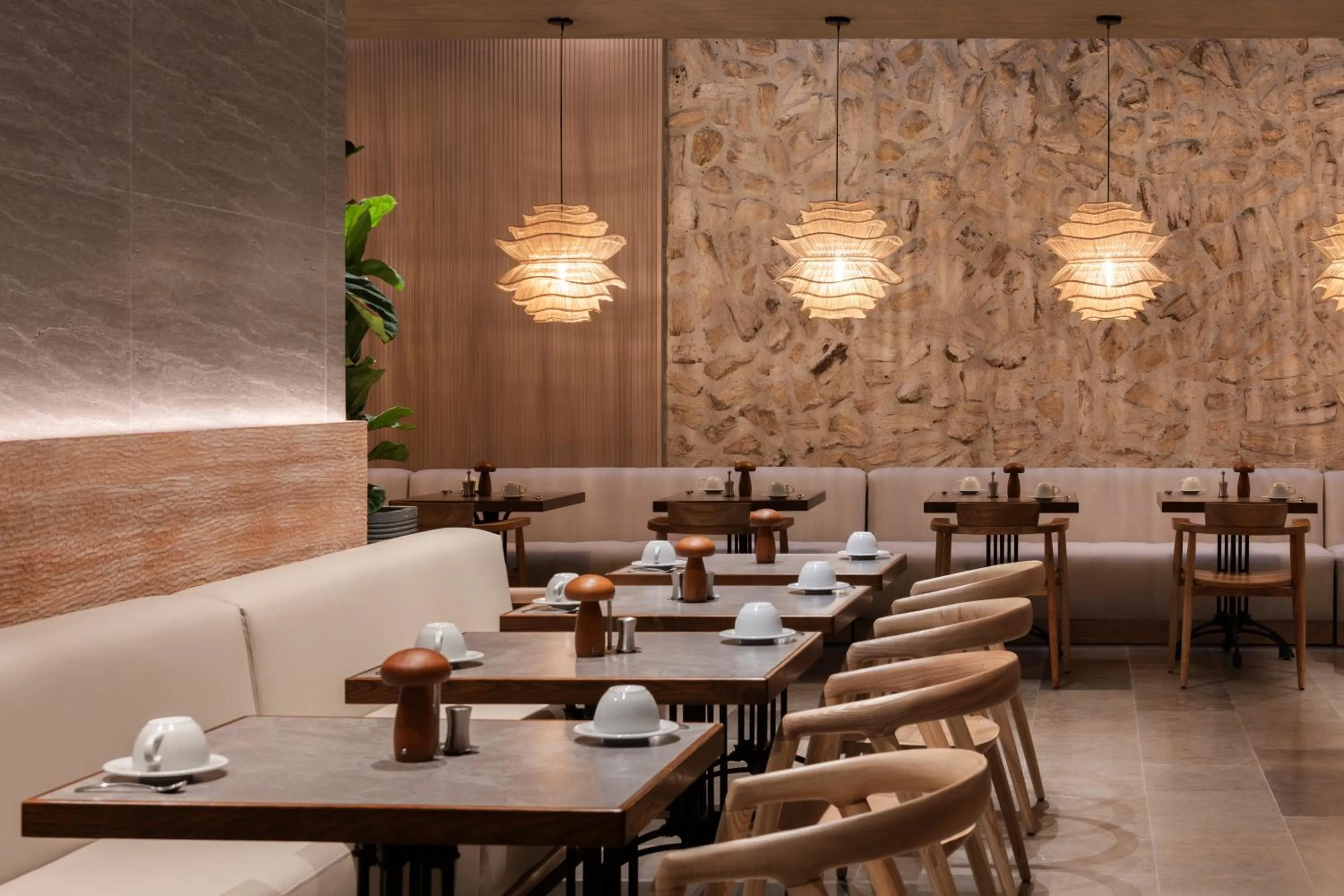 Restaurant/places to eat in OZ Hotel Collection