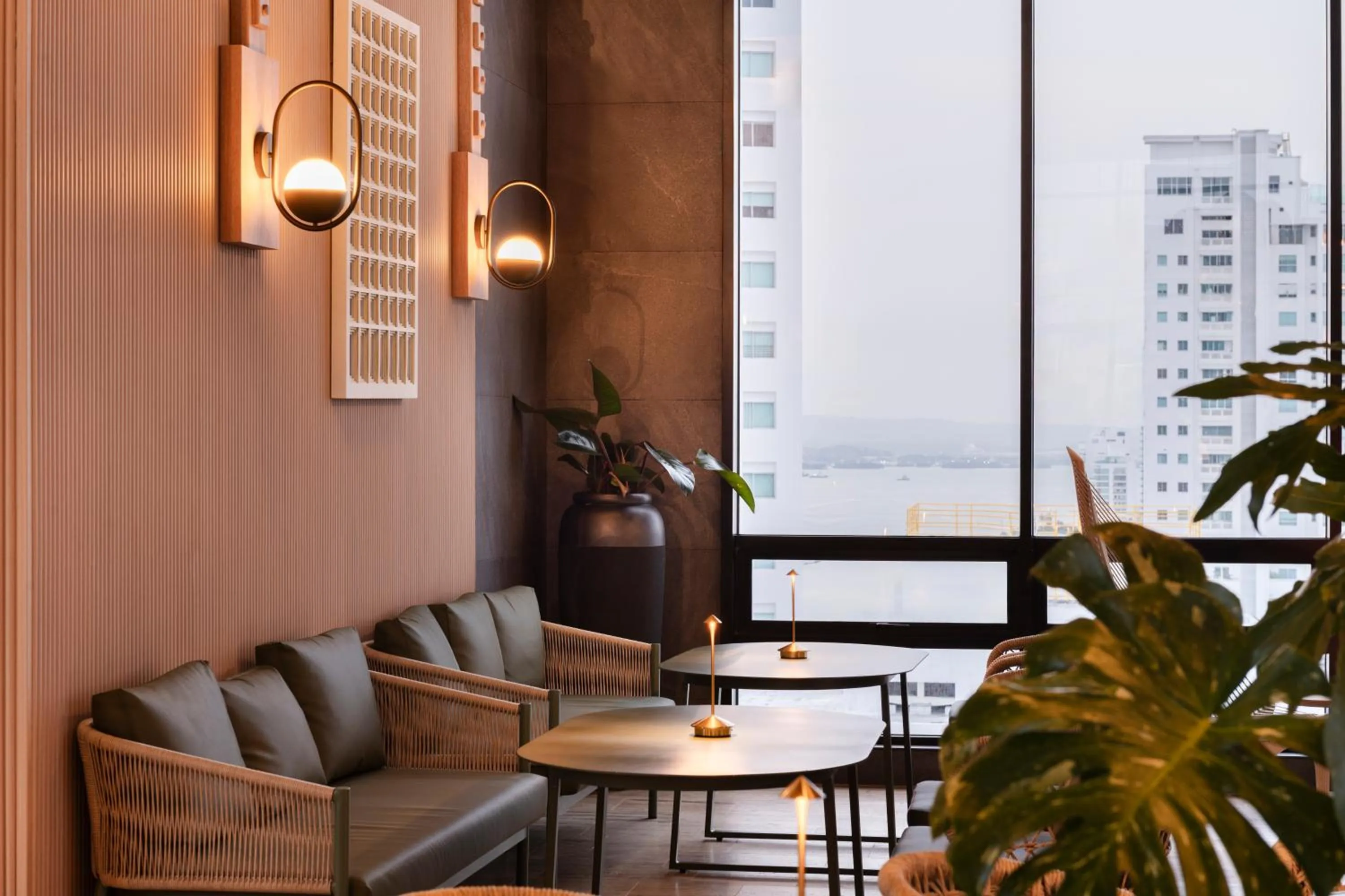 Lounge or bar in OZ Hotel Collection