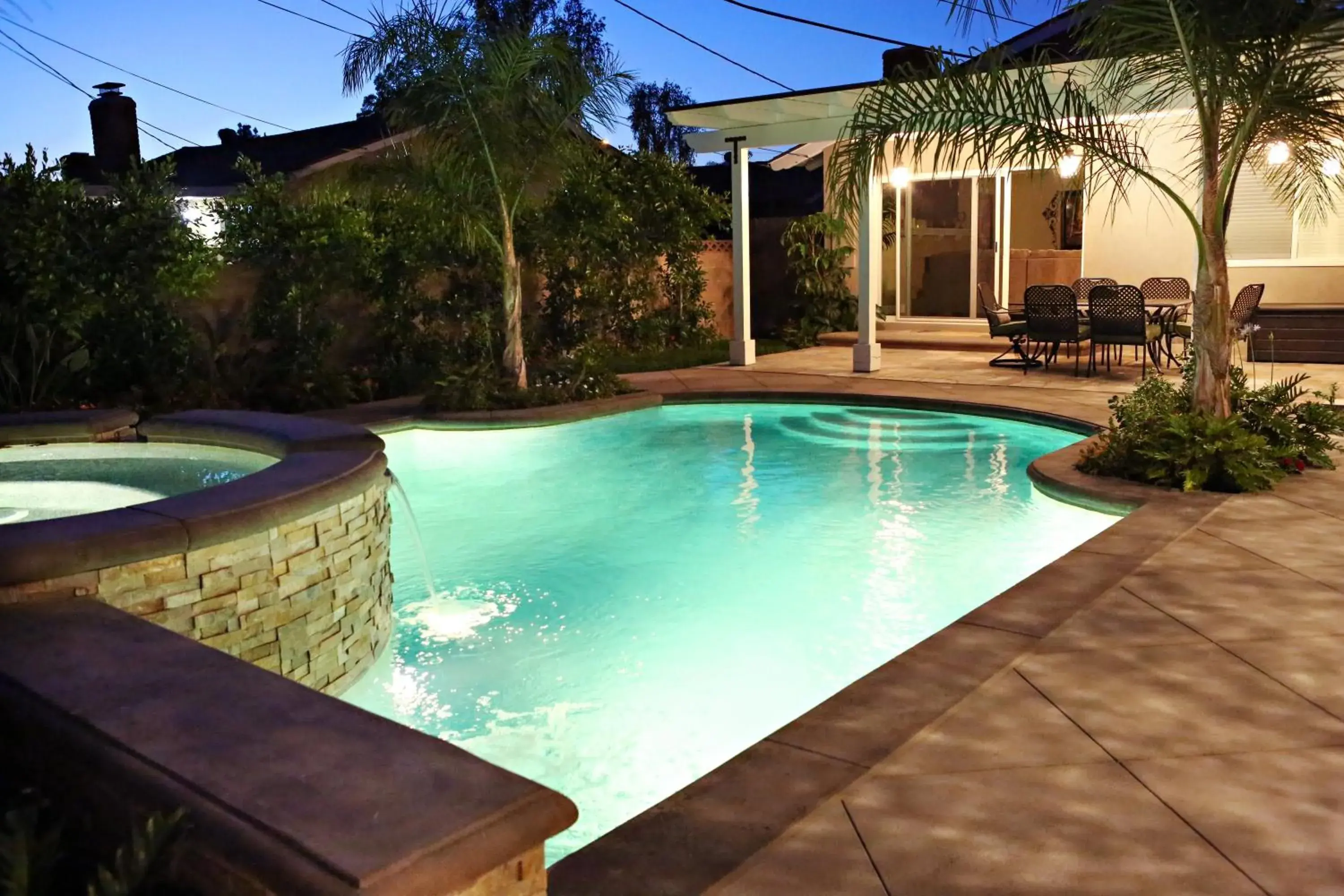 Highly Upgraded, 5 Bed, 45 ba, New Pool w/Jacuzzi, 1/2 mile walk to Disney Highly Upgraded, 5 Bed, 45 ba, New Pool w/Jacuzzi, 1/2 mile walk to Disney
