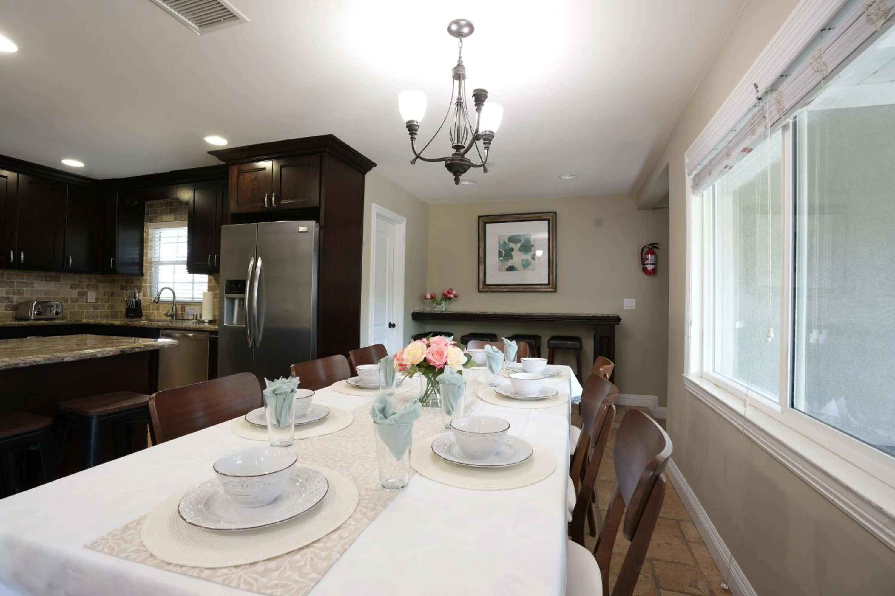 Kitchen or kitchenette in Highly Upgraded, 5 Bed, 45 ba, New Pool w/Jacuzzi, 1/2 mile walk to Disney