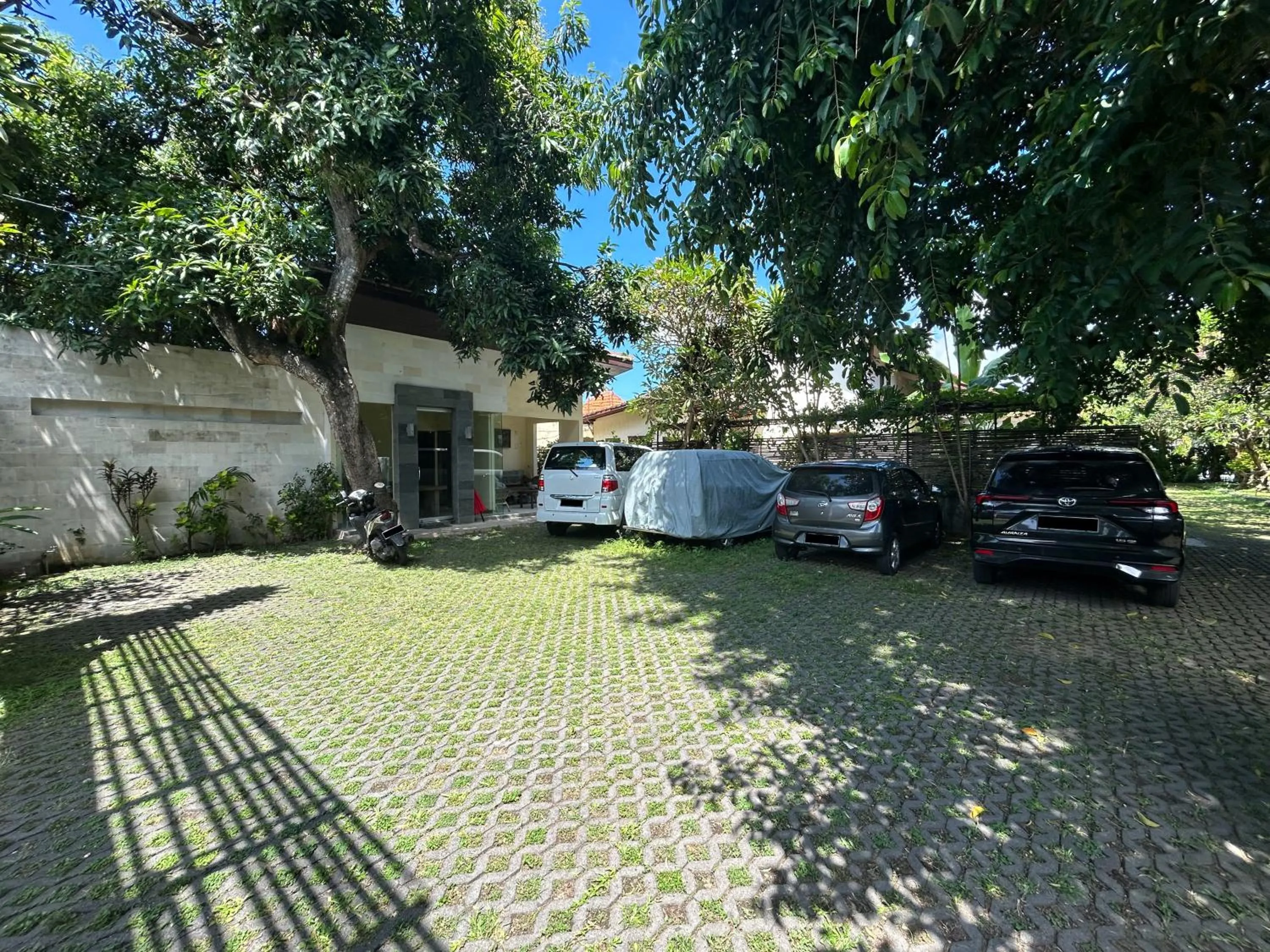 Parking in Sayang Taman Villas