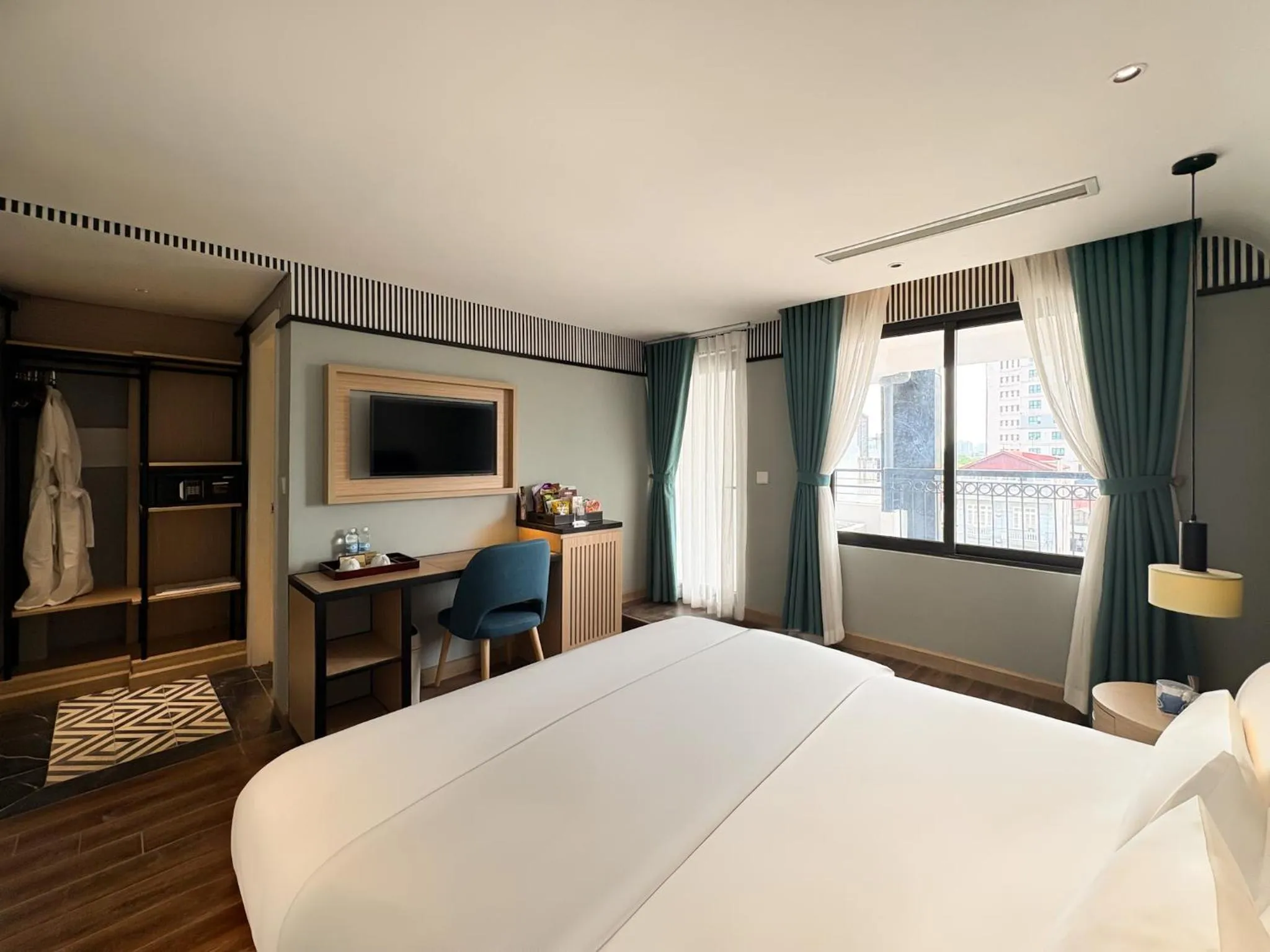 Restaurant/places to eat, Bed in A25 Hotel - 130 Bà Triệu