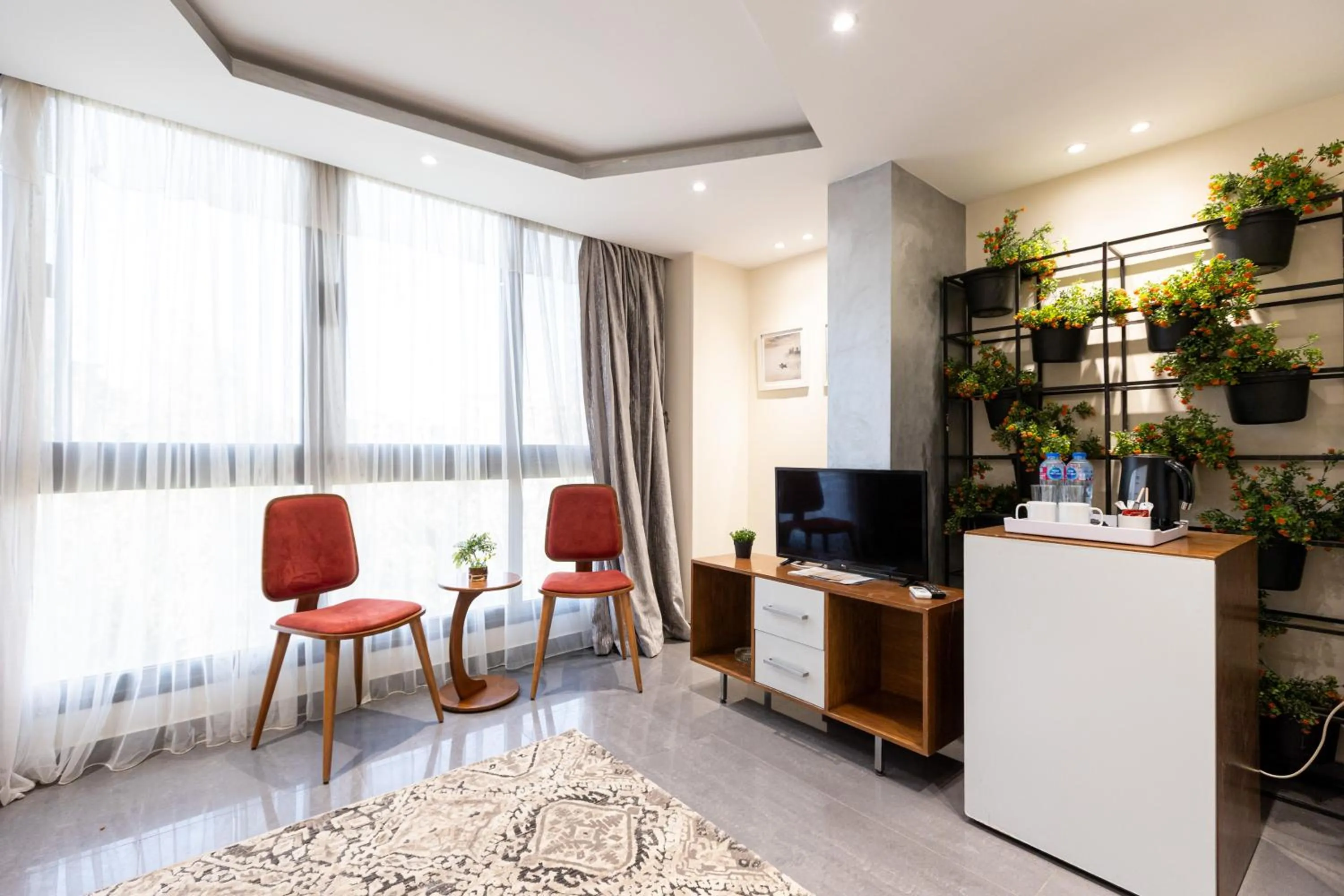 TV and multimedia in Pyramids Yard Hotel