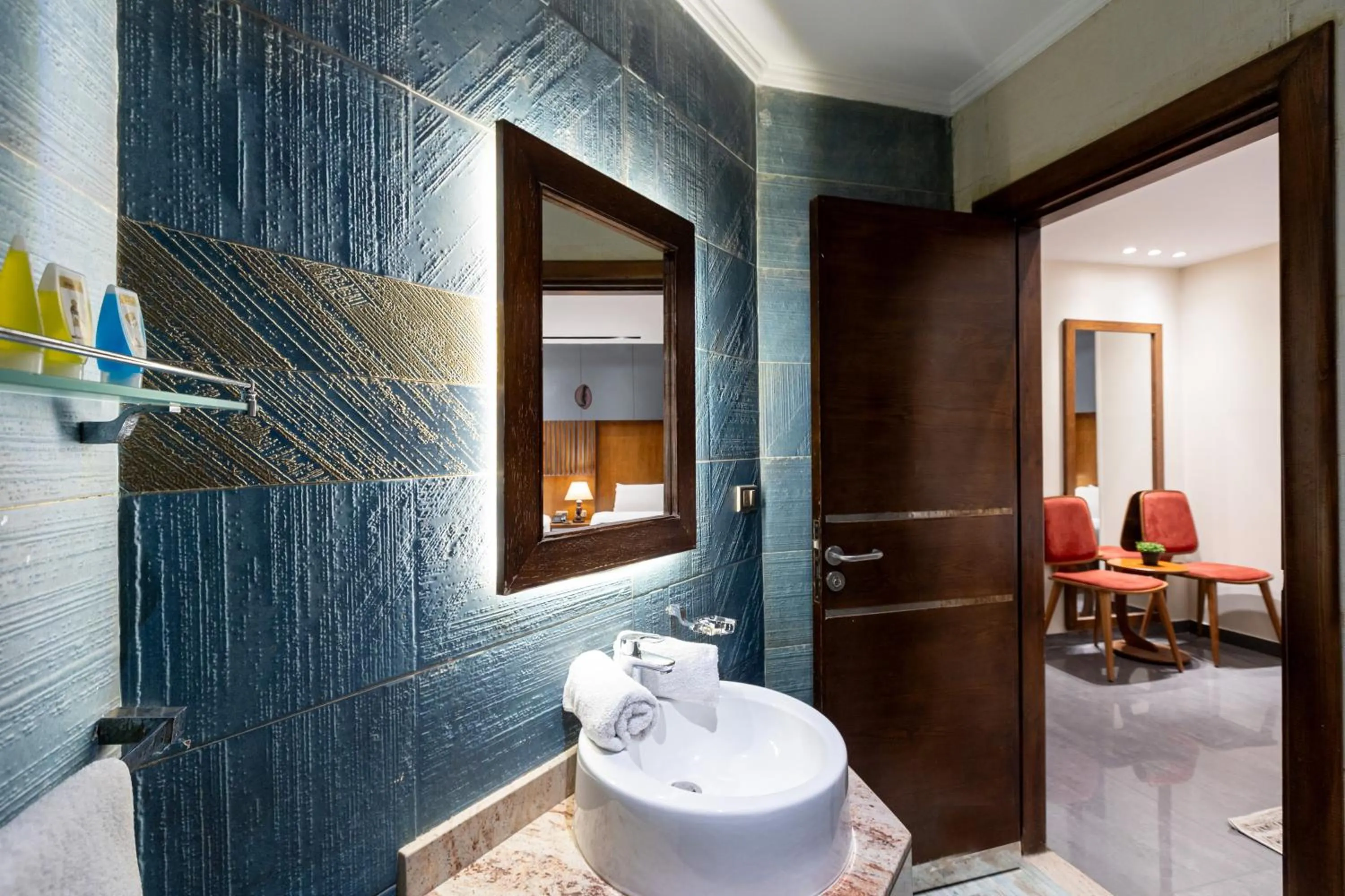 Toilet in Pyramids Yard Hotel