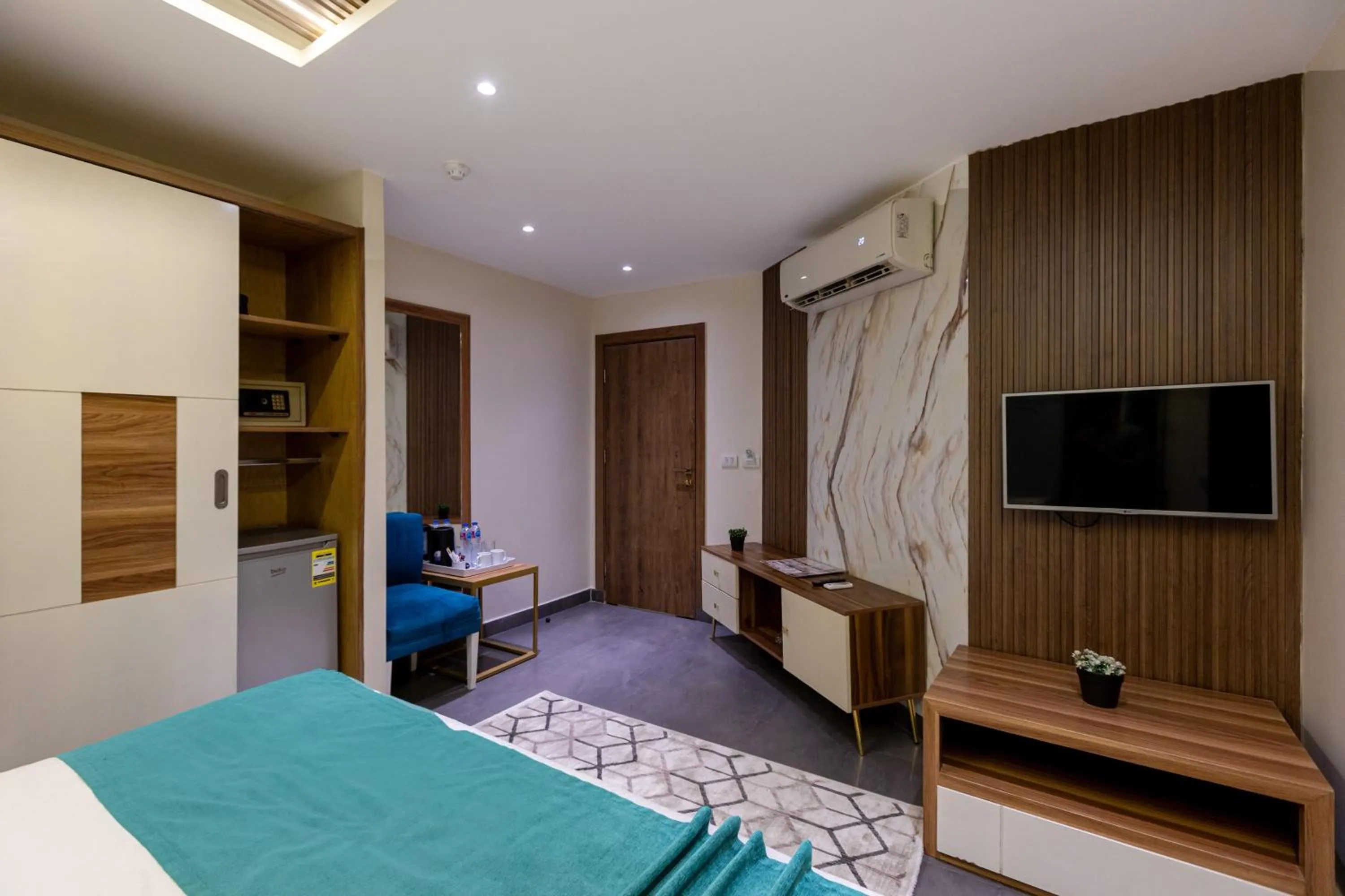 TV and multimedia, Bed in Pyramids Yard Hotel