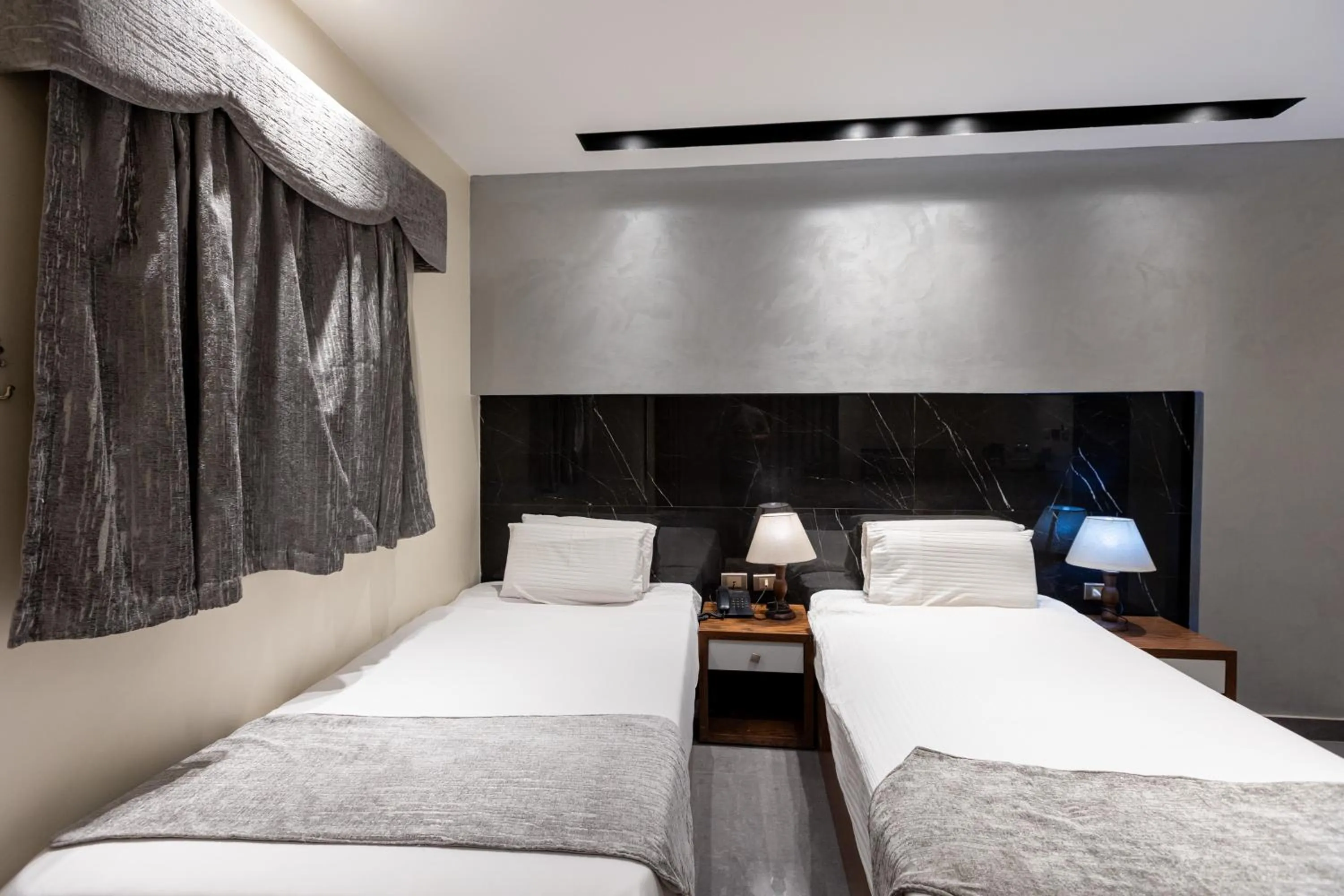 Bedroom, Bed in Pyramids Yard Hotel