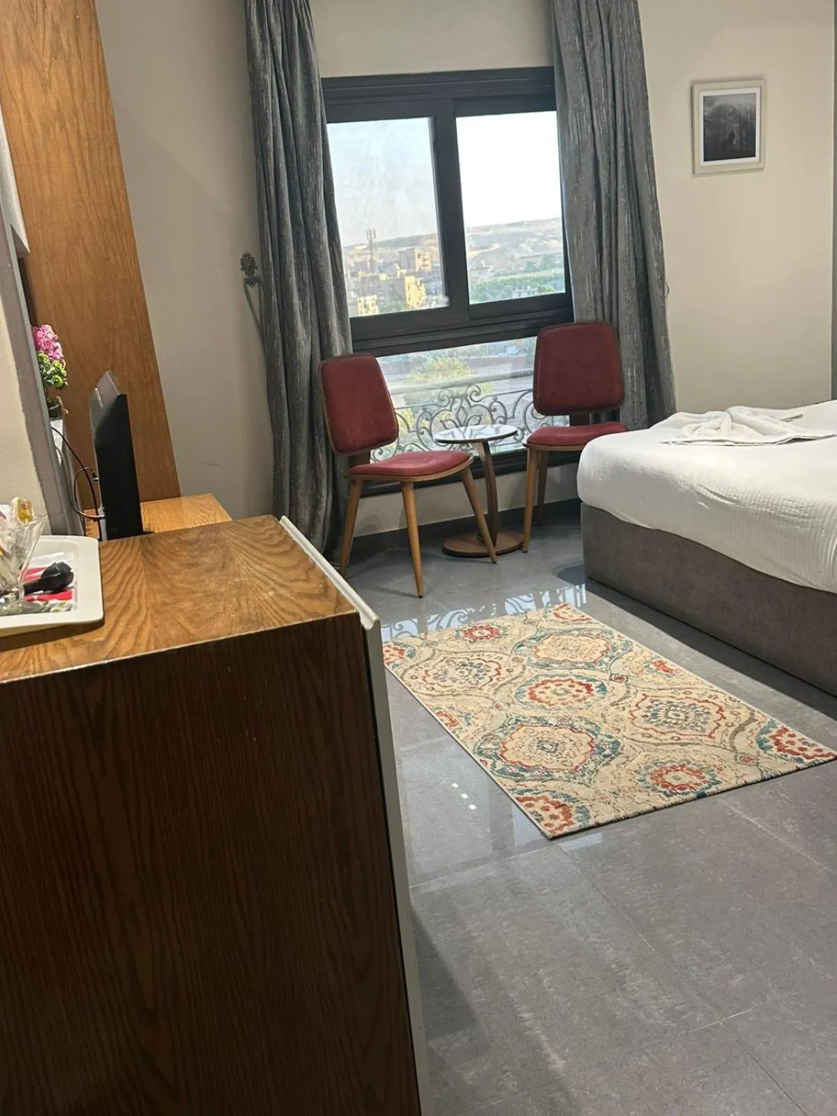 Photo of the whole room, Bed in Pyramids Yard Hotel