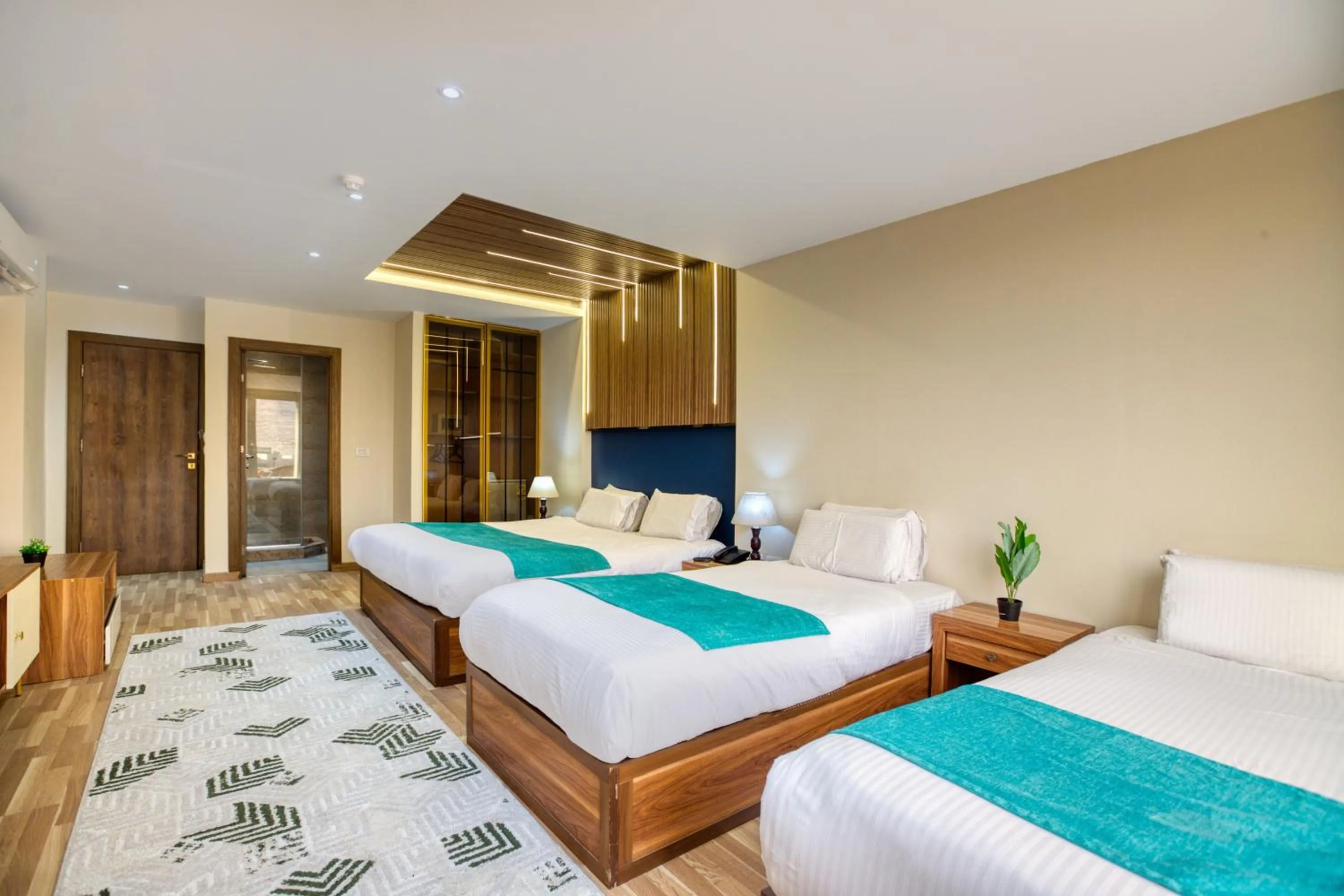 Photo of the whole room, Bed in Pyramids Yard Hotel