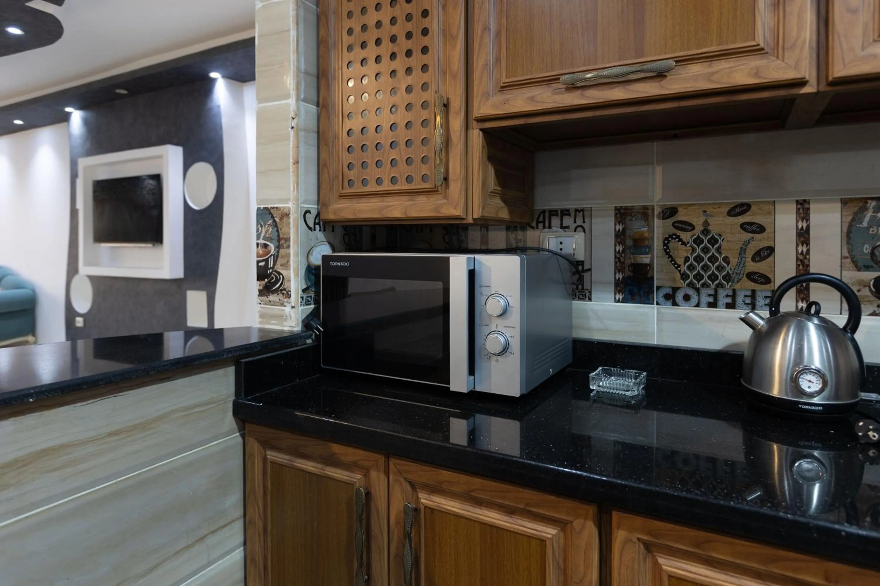 Coffee/tea facilities in Pyramids Yard Hotel