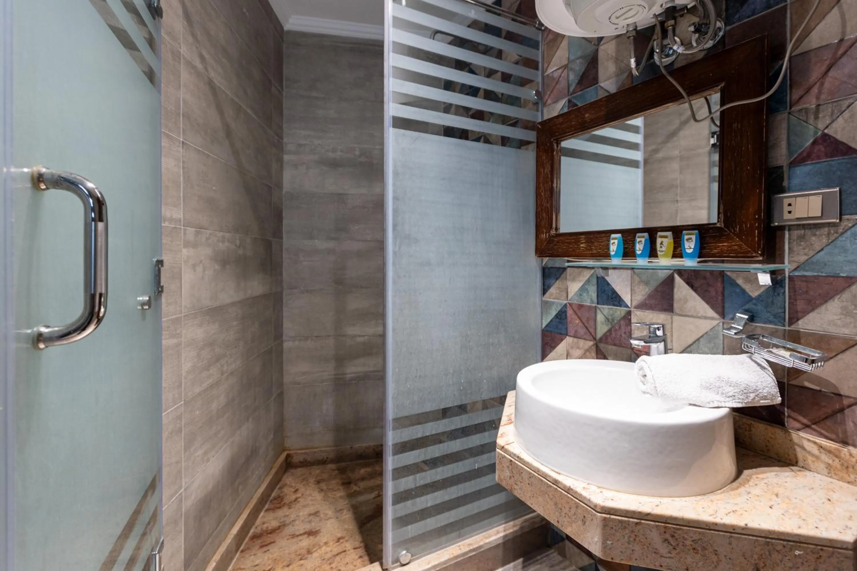 Shower in Pyramids Yard Hotel