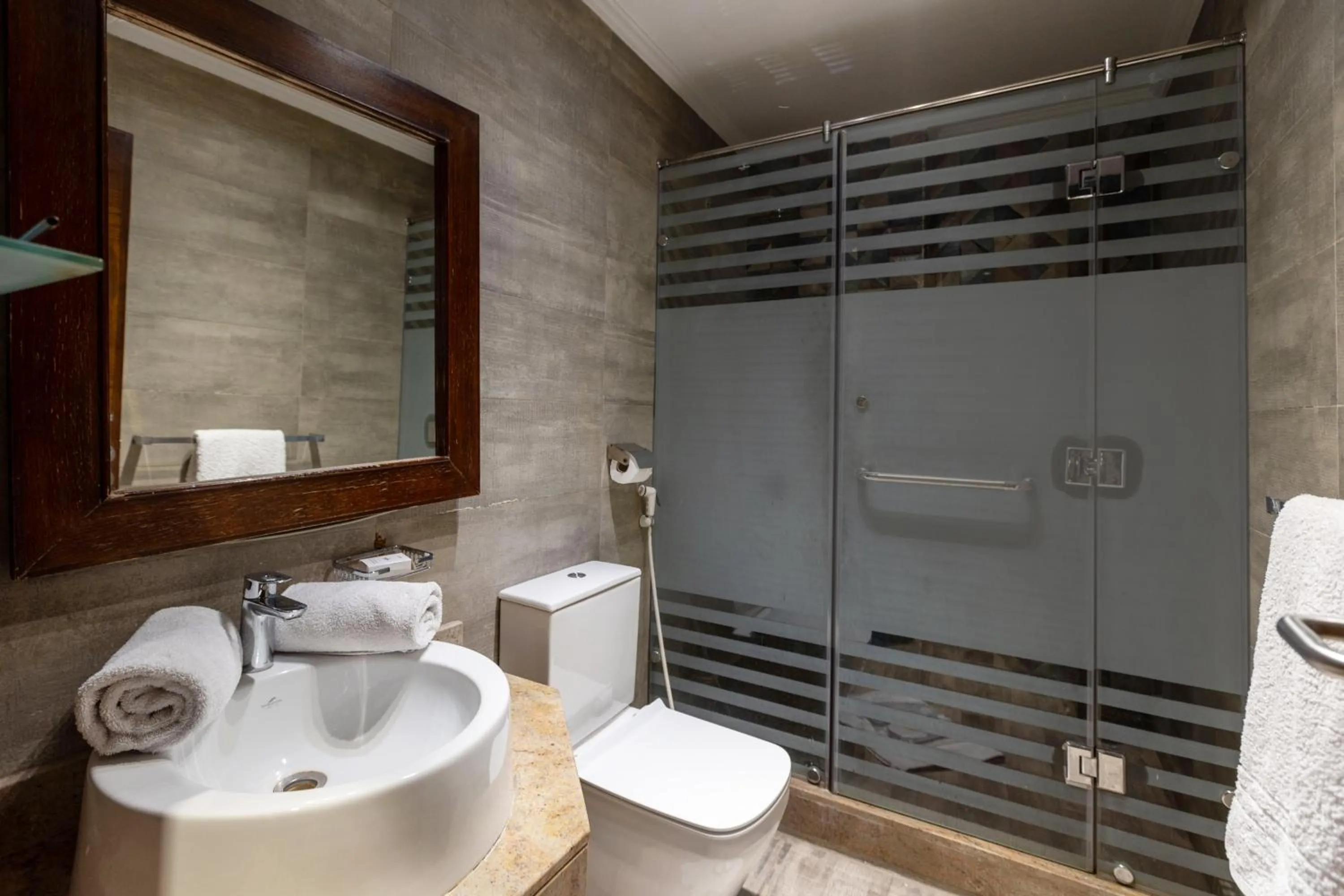 Shower in Pyramids Yard Hotel