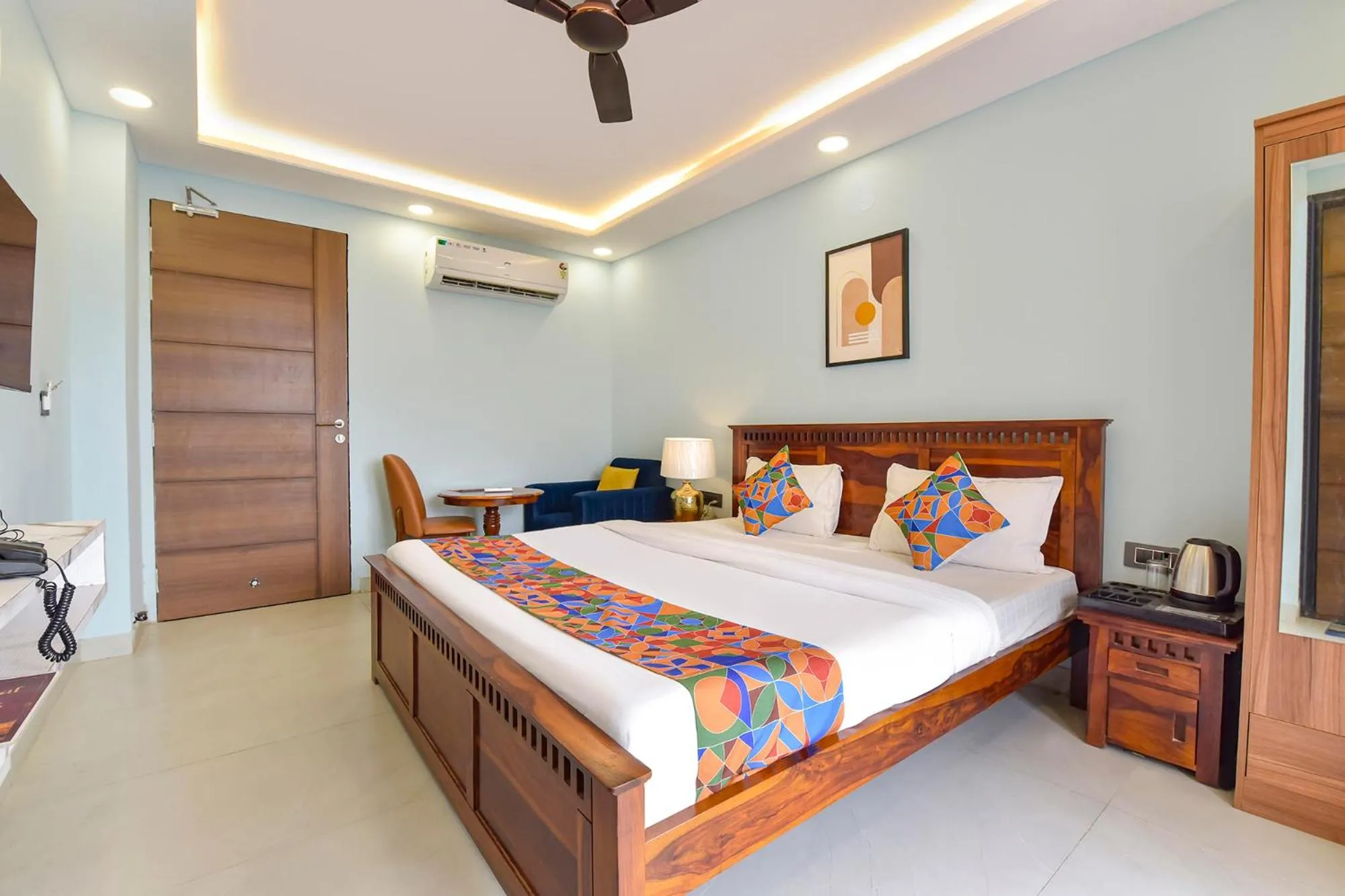 Bed in FabHotel Pink Palace Raja Park