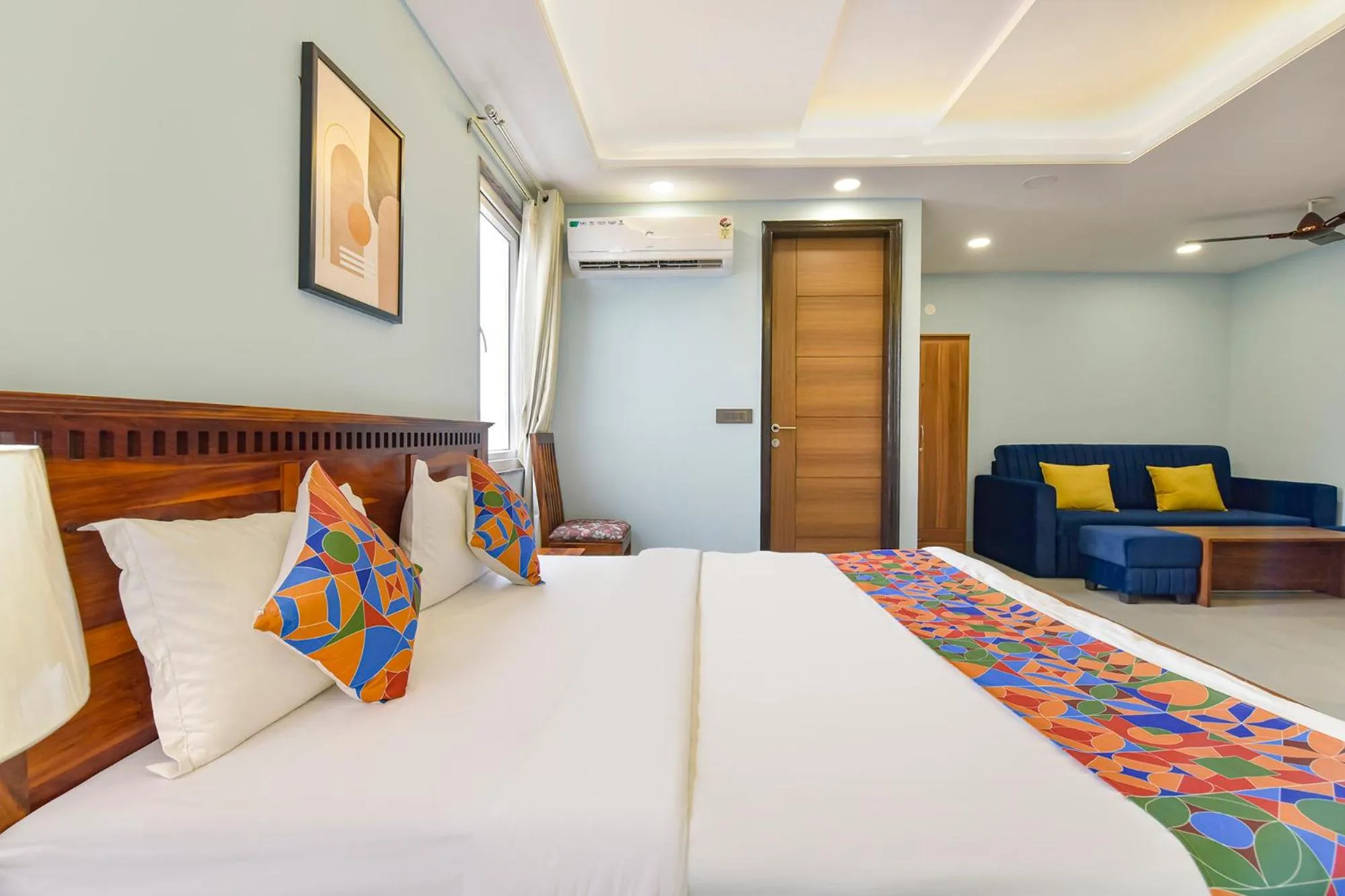 Bed in FabHotel Pink Palace Raja Park