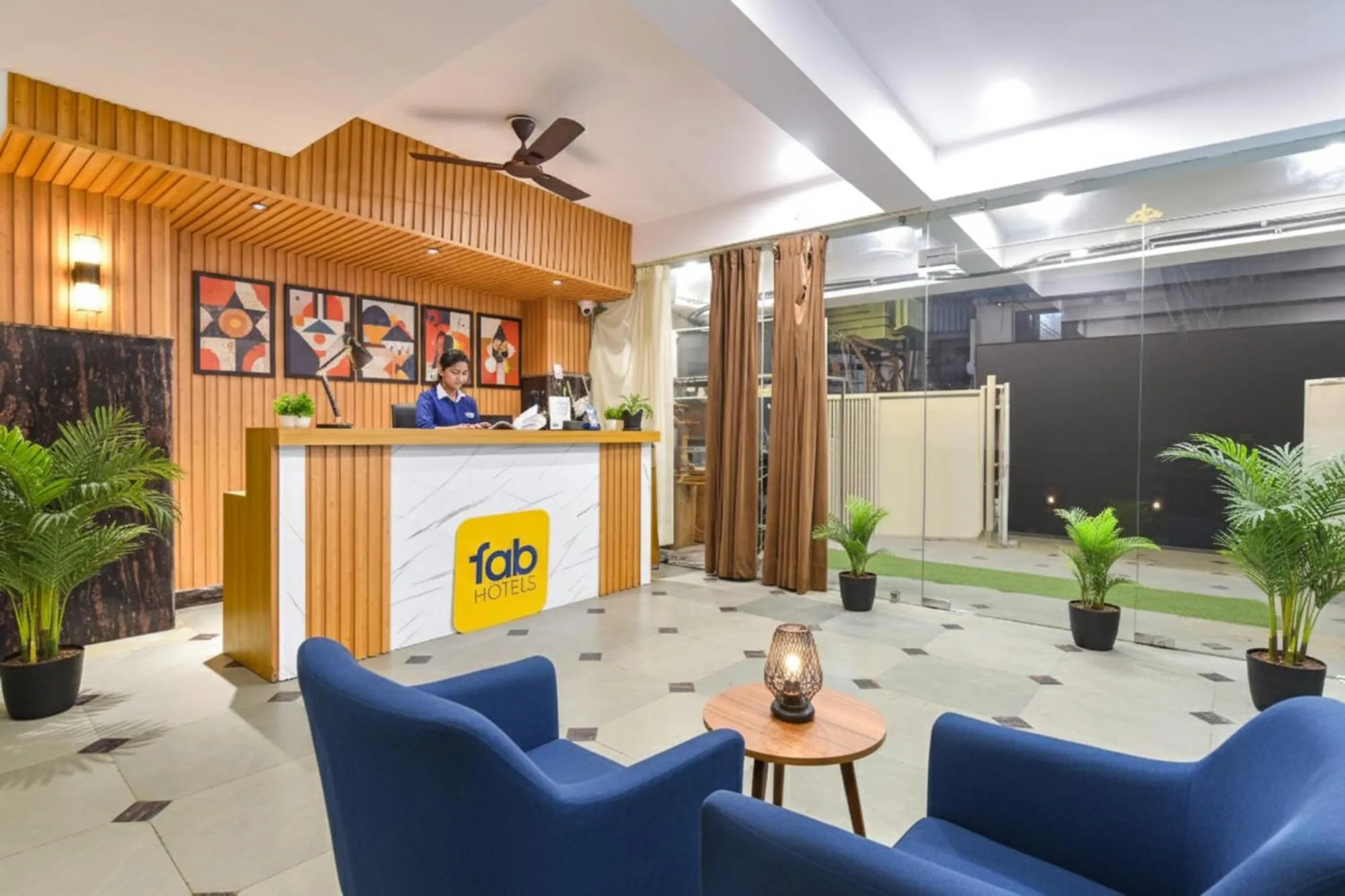 Lobby or reception in FabHotel Pink Palace Raja Park