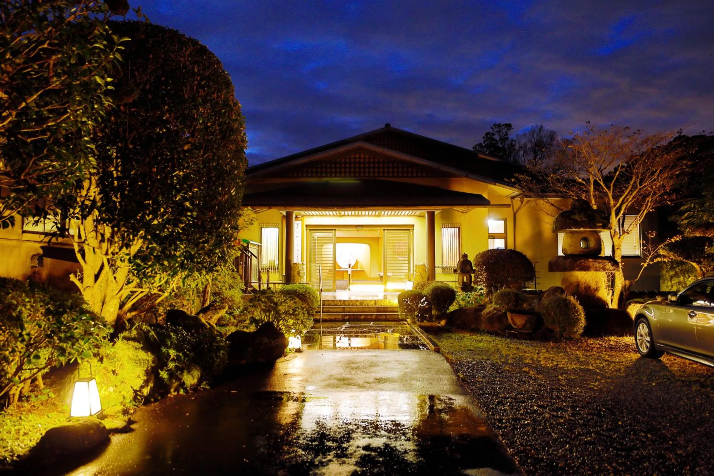 Facade/entrance in Tatsuta Ryokan
