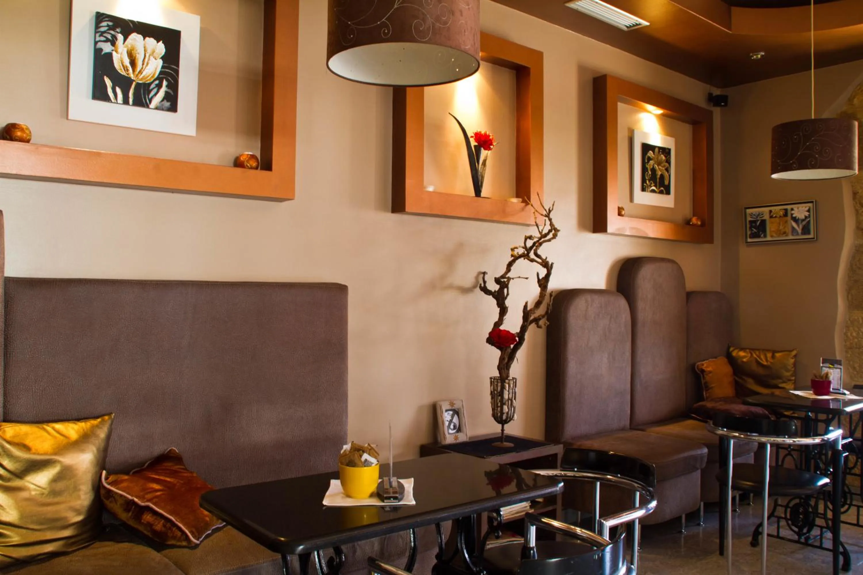 Restaurant/places to eat in Hotel Heritage Forza