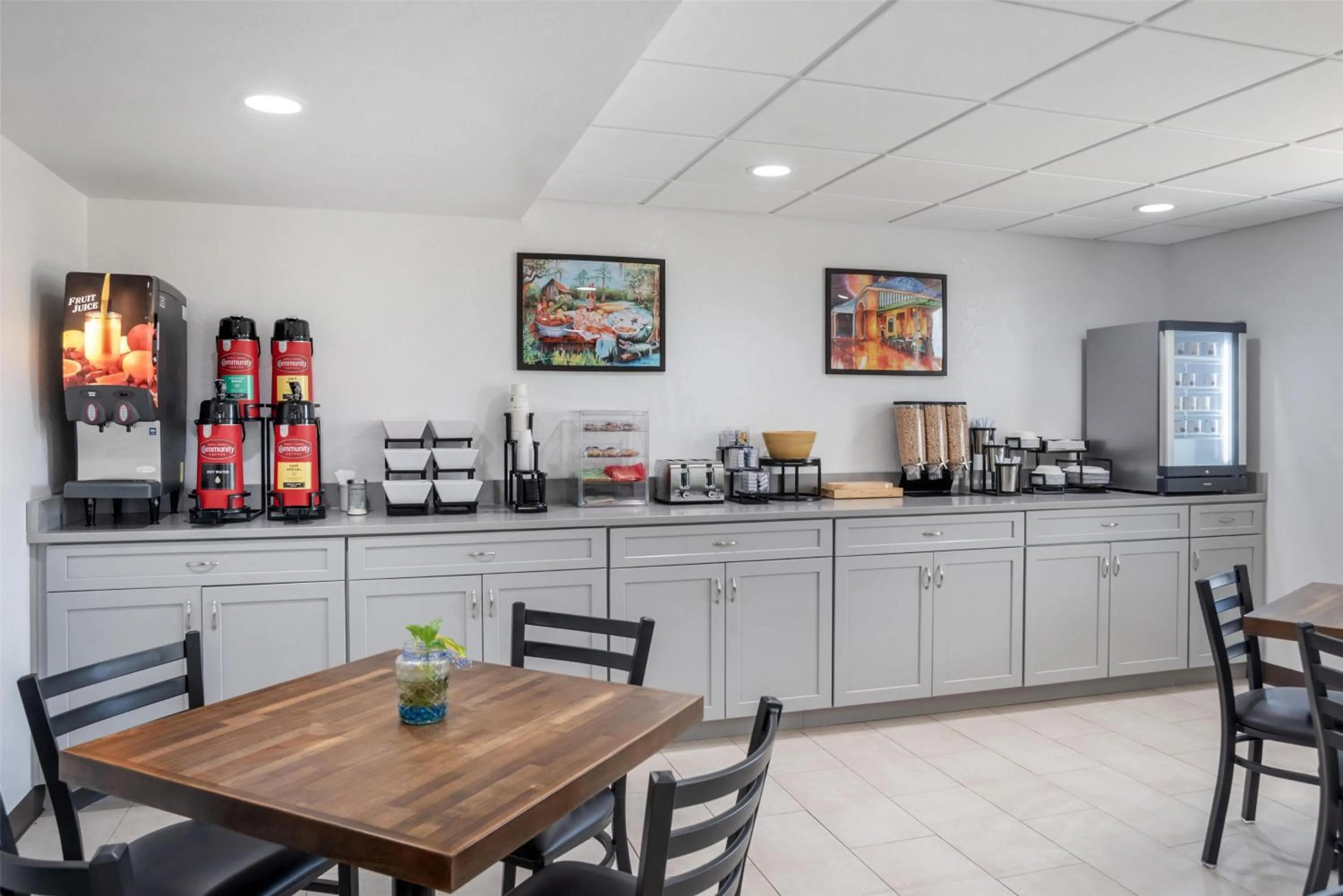 Restaurant/places to eat in SureStay by Best Western Gonzales