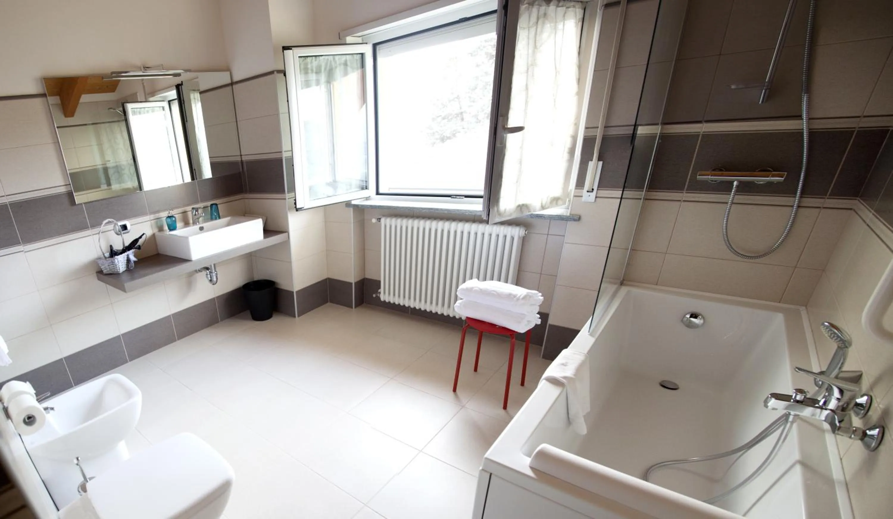 Bathroom in B&B Alba in Langhe