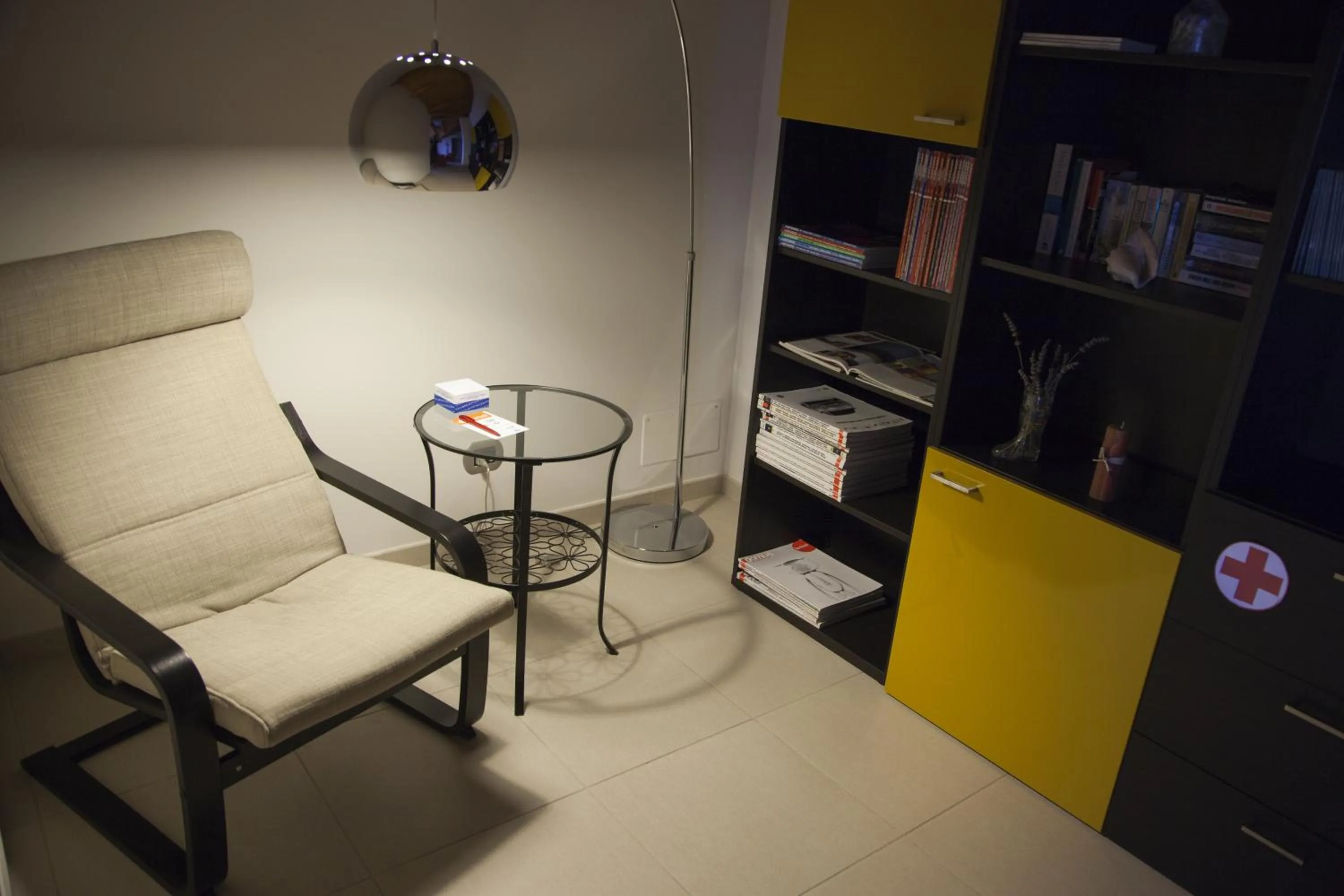 Library in B&B Alba in Langhe