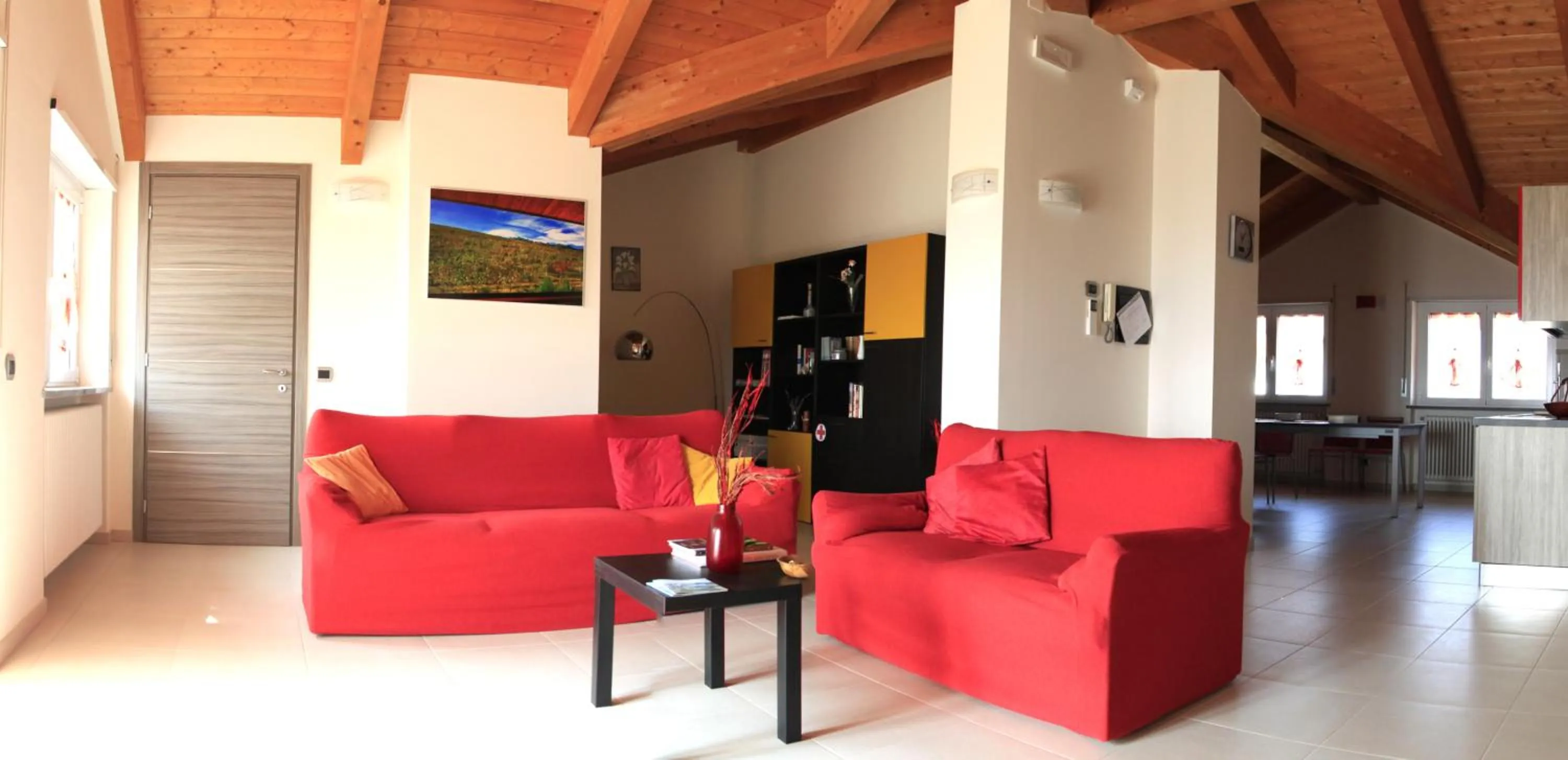 Library in B&B Alba in Langhe